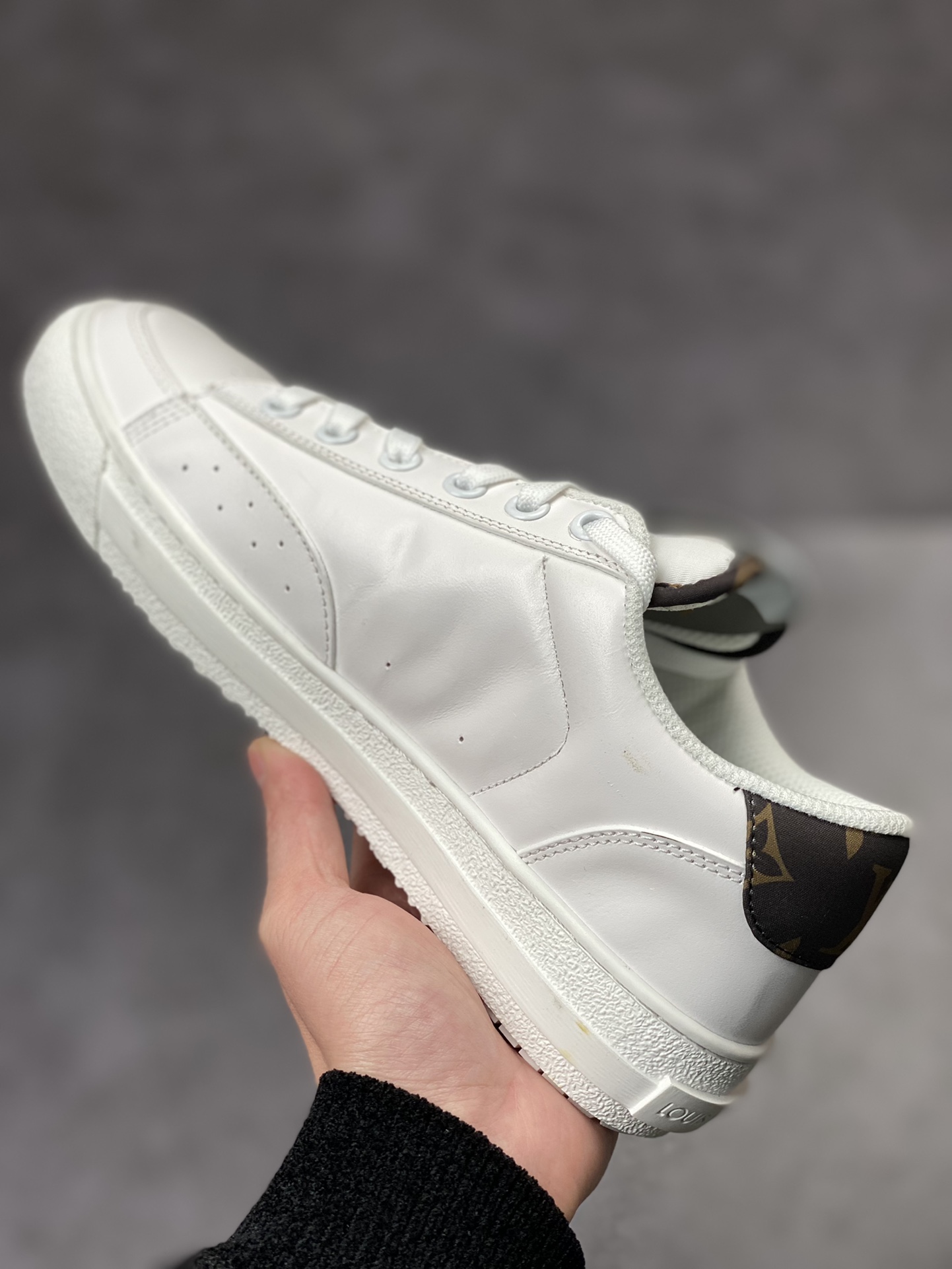 LV Charlie low-top casual sports sneakers series