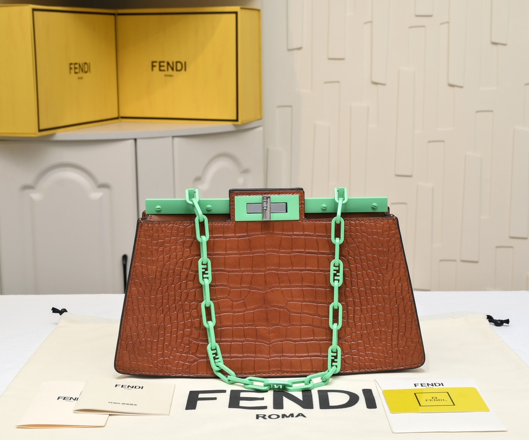 型号130鳄鱼纹黑色Fendi202