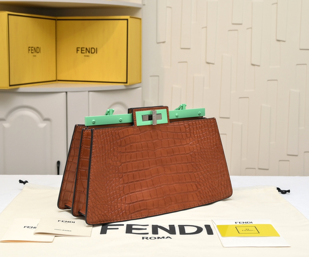 型号130鳄鱼纹黑色Fendi202