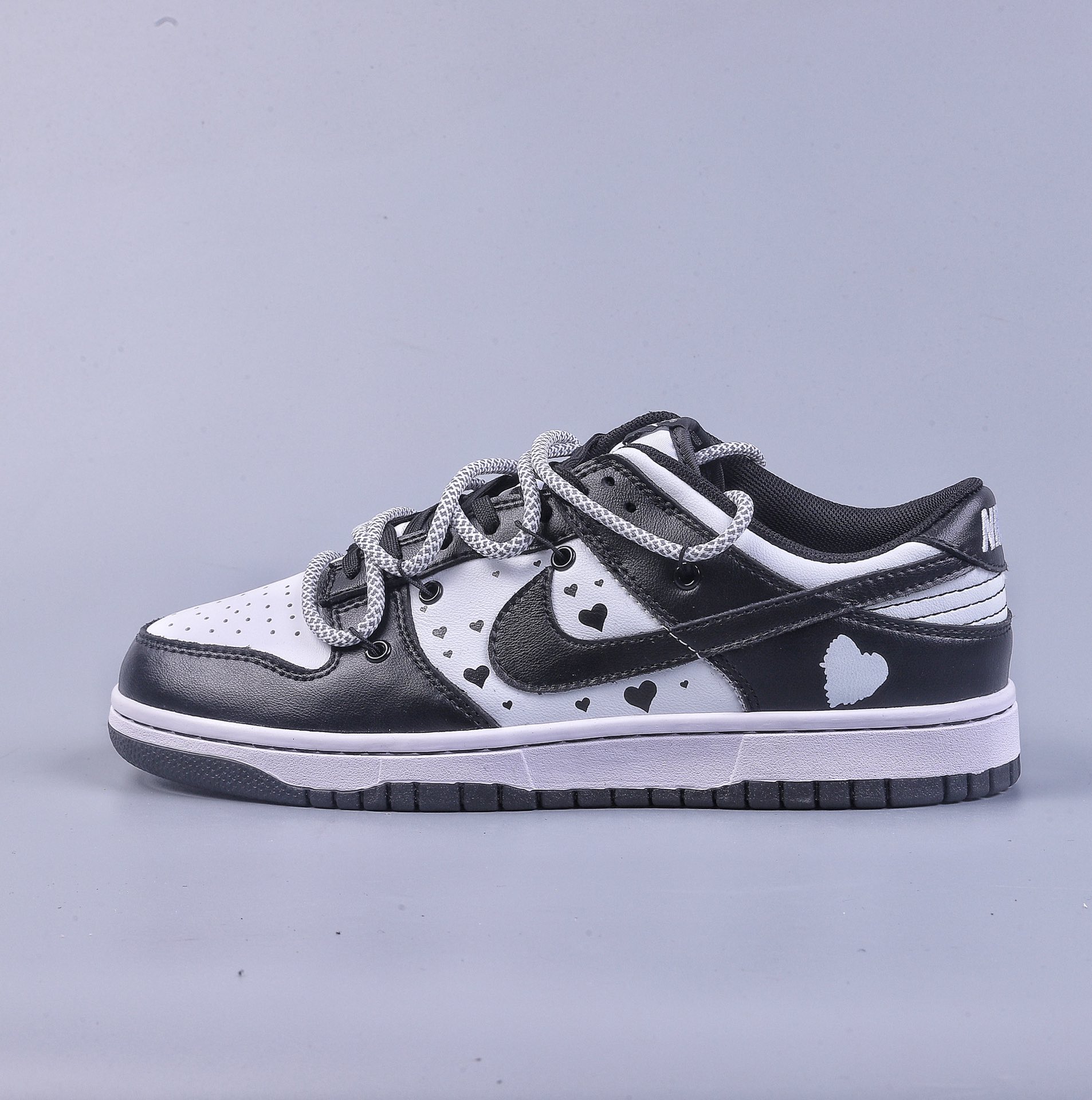 200 Nike Dunk Low 黑白小熊猫 情人节 定制版解构绑带休闲板鞋 DD1503-106