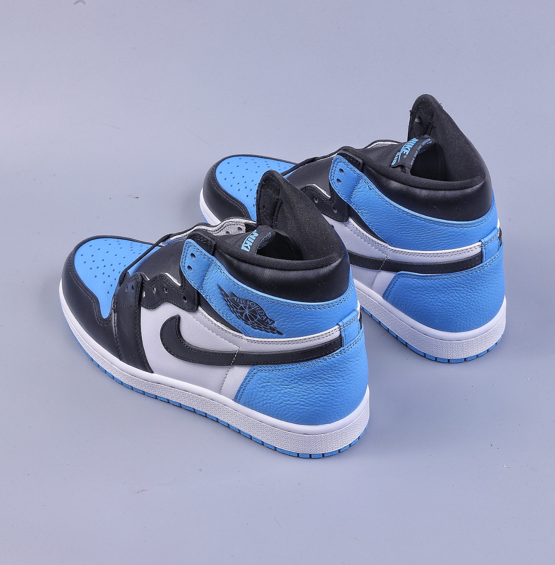 280  Air Jordan 1 High OG ”University Blue” 黑蓝脚趾 DZ5485-400