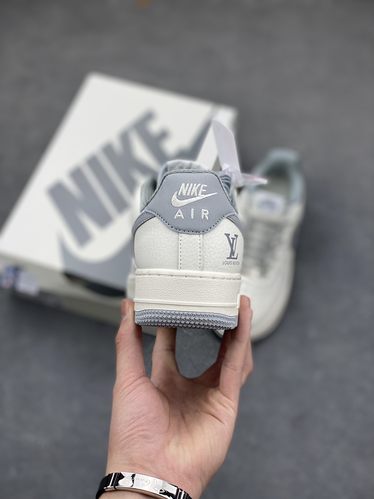 Nike Air Force 1 Low '07 Louis Vuitton Collab Sneakers - Limited Edition 5 i1680128179 2075 3