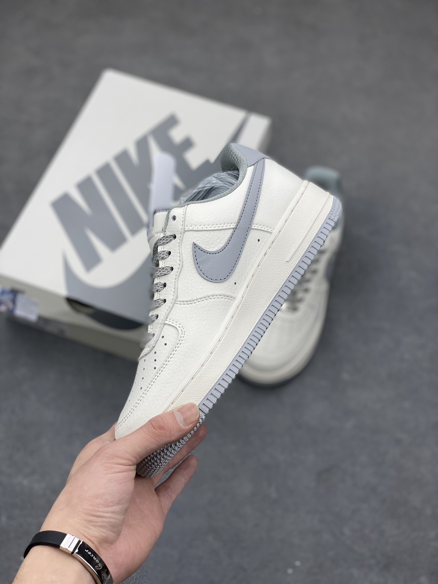 Nike Air Force 1 Low '07 Louis Vuitton Collab Sneakers - Limited Edition 4 i1680128179 4372 2