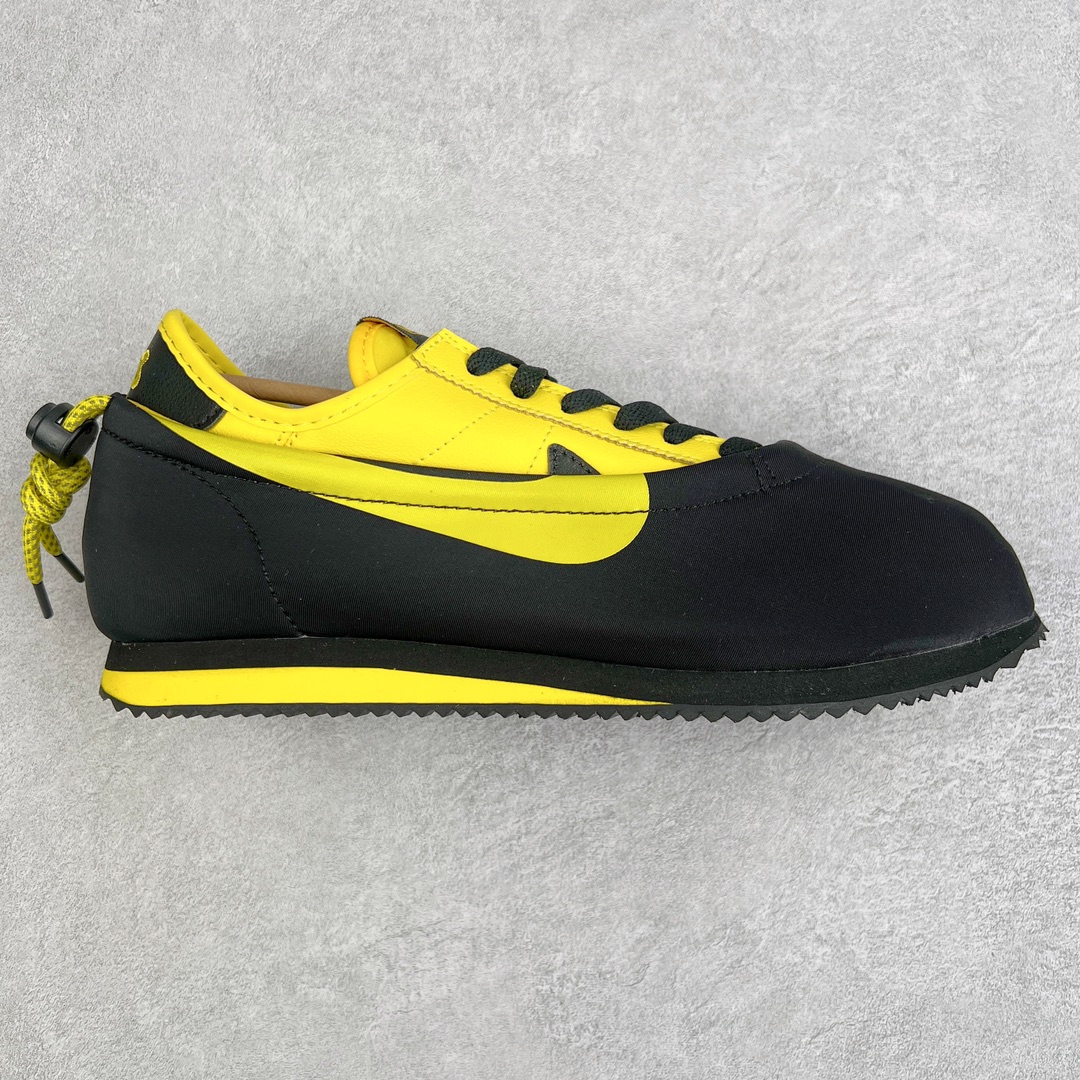 陈冠希Clot x NK Clotez \\\”Brush Lee\\\” 三合一 李小龙功夫 可拆卸潮流复古跑步功夫鞋阿甘鞋 联名黑黄 DZ3239-001 此次推出的 CLOT x NK Cortez 是即将发布的三款配色中的第二款 三合一设计既可以直接穿着 也可以拆开成为运动鞋和一脚蹬鞋 让人联想到功夫鞋 它配备了带阴阳符号和汉字“功”和“夫”(功夫）刺绣在鞋跟处的抽绳紧固系统 这双鞋是一款室内鞋 采用黄色皮革鞋面和黑色Swooshes 而哑光黑色便鞋采用功夫鞋风格的轮廓 锯齿底部提供抓地力 每款\\\”Clotez”均配有可拆卸鞋垫 让便鞋更加舒适 尺码：36 36.5 37.5 38 38.5 39 40 40.5 41 42 42.5 43 44 44.5 45 46-选品中心