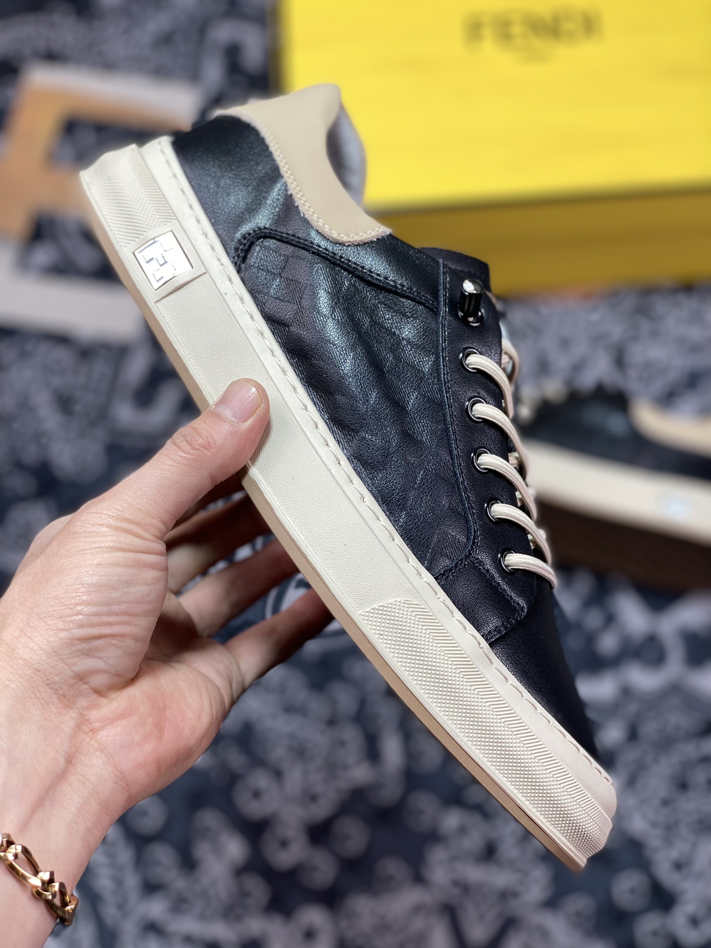 FENDI trendy fashion low top casual sneakers series