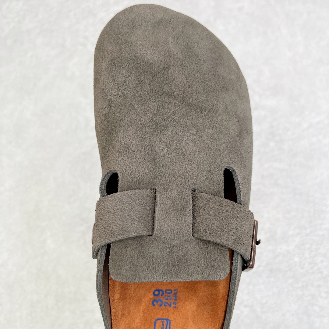 图片[4]-零售💰250 ＃DC Birkenstock Boston VL 勃肯软木底包头拖鞋 天鹅绒般的绒面革赋子休闲的经典外观 四季皆宜 柔软的鞋床采用额外的泡沫缓冲层 提供额外的舒适感和全天支撑 全网独家首发 源于德国的严谨工艺  牛巴戎面 中层松木 EVA 三层组合大底 优质牛皮面料五金扣 出口订单 尺码：35-44 编码：by2936050-运动鞋