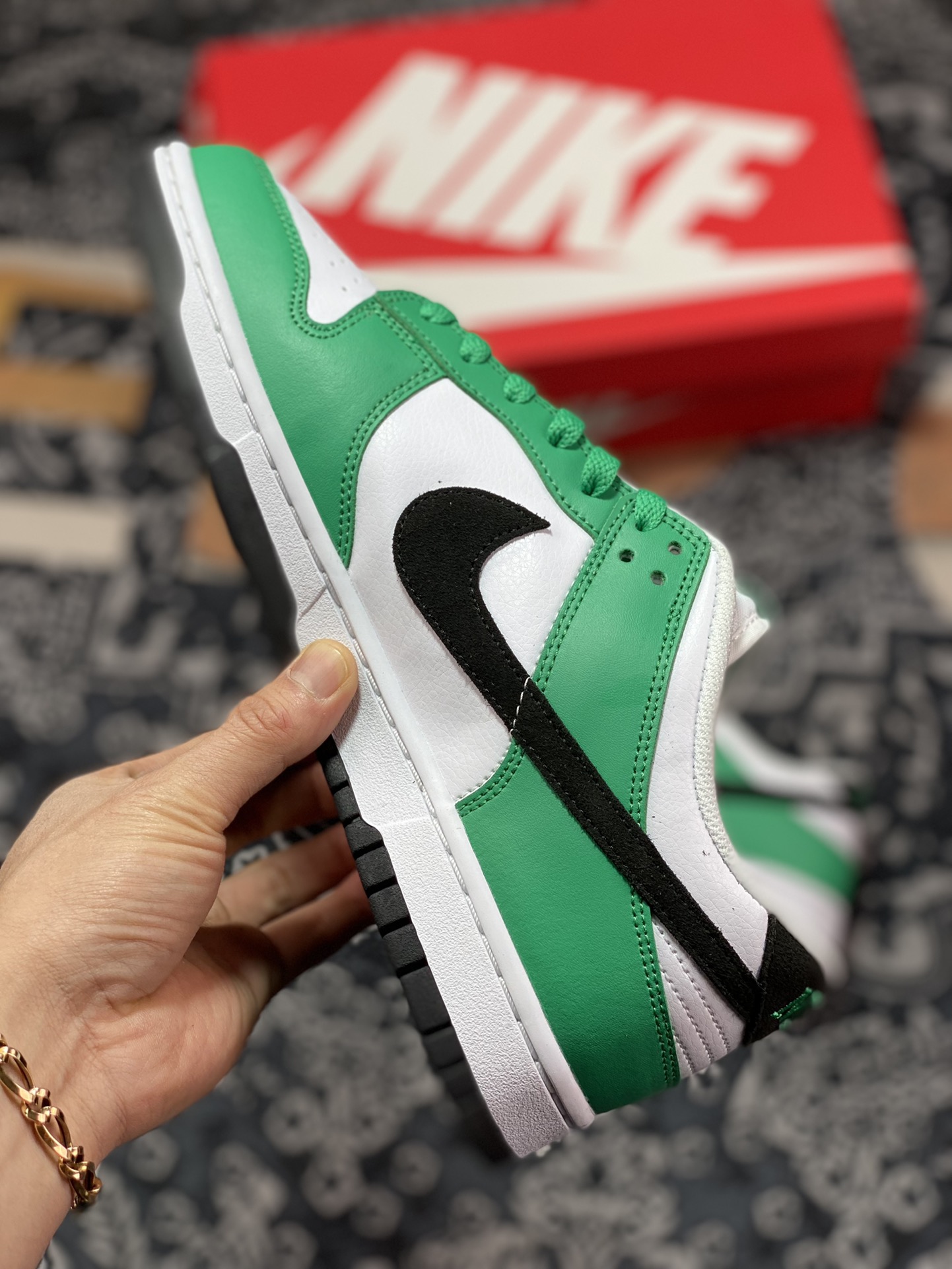 Dunk series low top casual sports skateboard shoes ”white, green and black” 3612-300