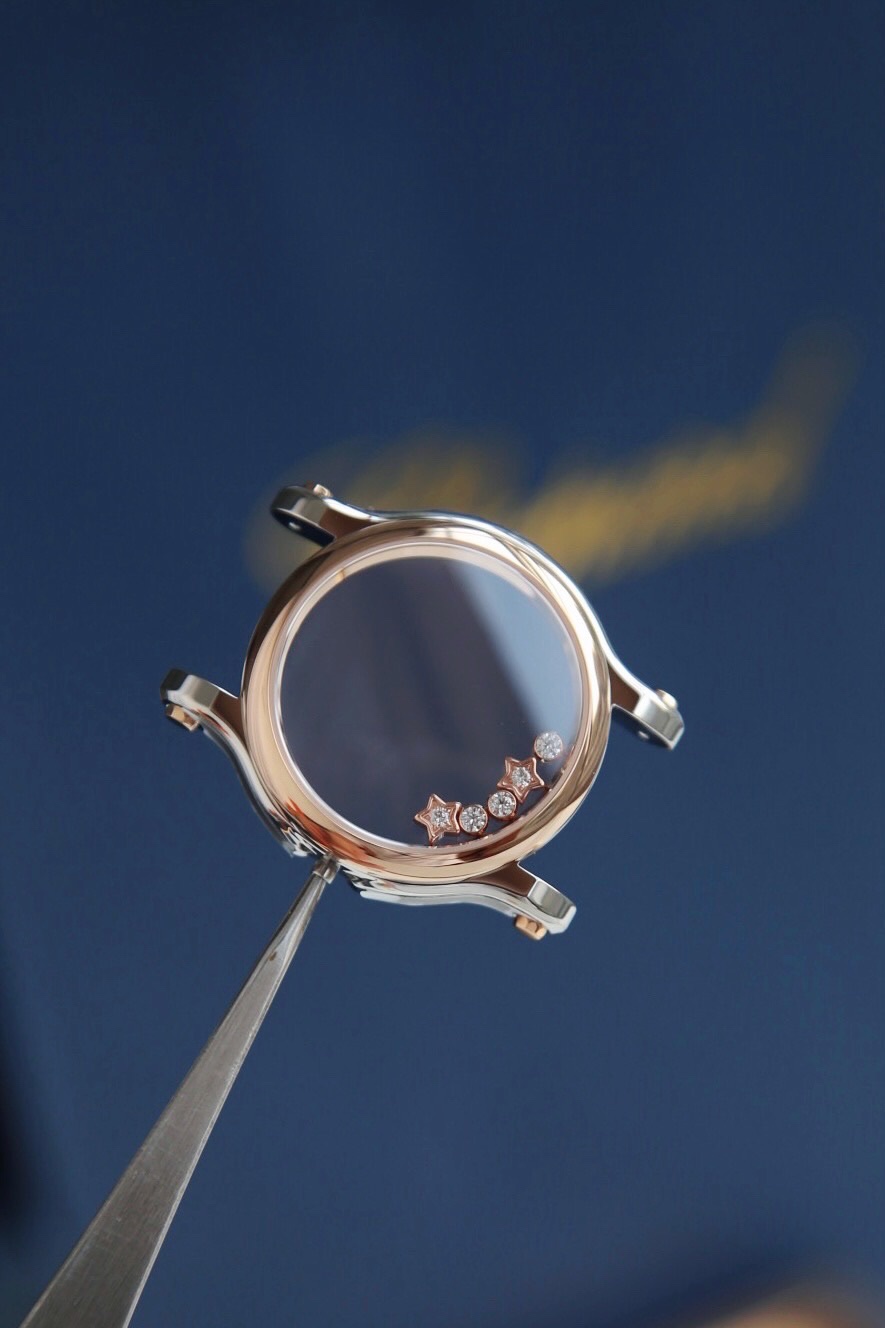 NO:390866,The details are as shown in the picture. The case is super exquisite and the high-quality price is also the lowest. Our watches have always been a must-have, and the price is a few w at the counter.19860909细节如图,表壳超级精致,高品质价格也给你们最低,我们的手表一向是必收款,柜台几个w的价格,,Watch