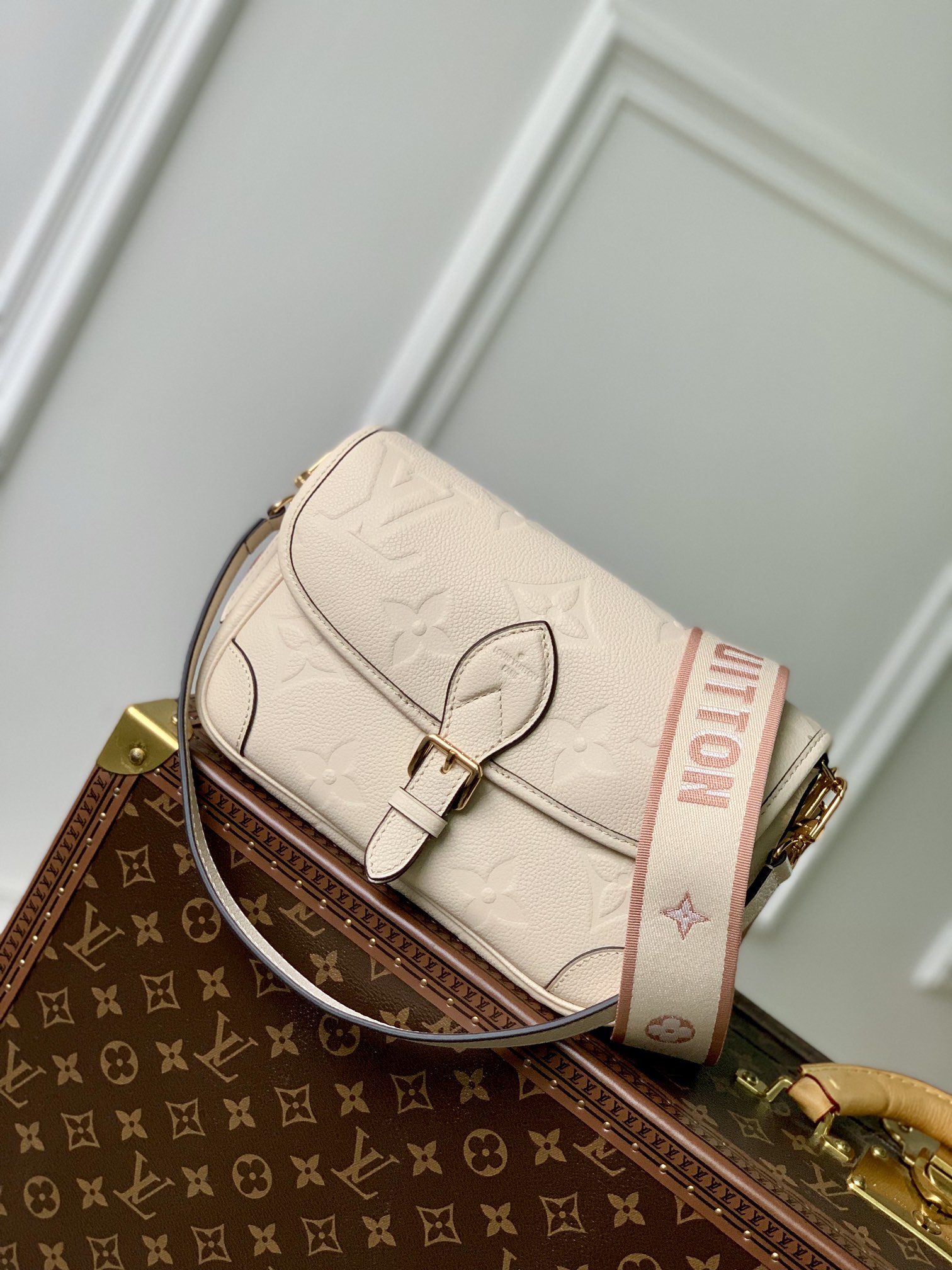 Louis Vuitton LV Diane Bags Handbags White Empreinte​ M46388