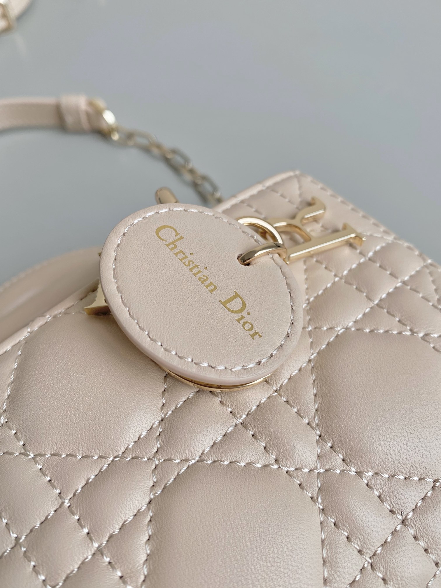 Dior 沙粉 超迷你𝗗-𝗝𝗼𝘆 𝗯𝗮𝗴七夕爱心款 果然就是轮回 回归了一把中古戴妃长方包形
