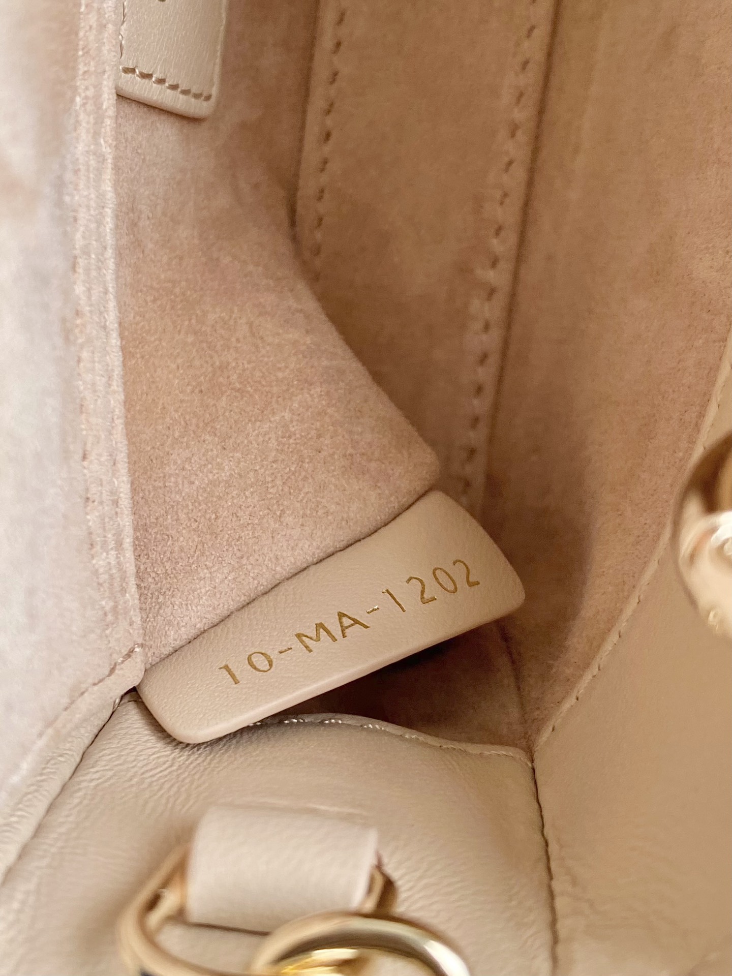 Dior 沙粉 超迷你𝗗-𝗝𝗼𝘆 𝗯𝗮𝗴七夕爱心款 果然就是轮回 回归了一把中古戴妃长方包形