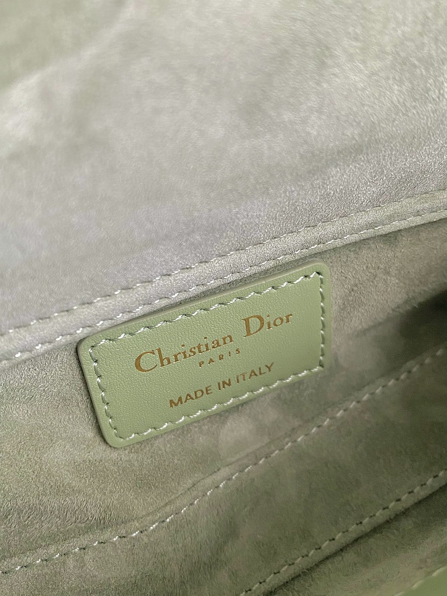 Dior 梦幻绿 超迷你𝗗-𝗝𝗼𝘆 𝗯𝗮𝗴七夕爱心款 果然就是轮回 回归了一把中古戴妃长方包形