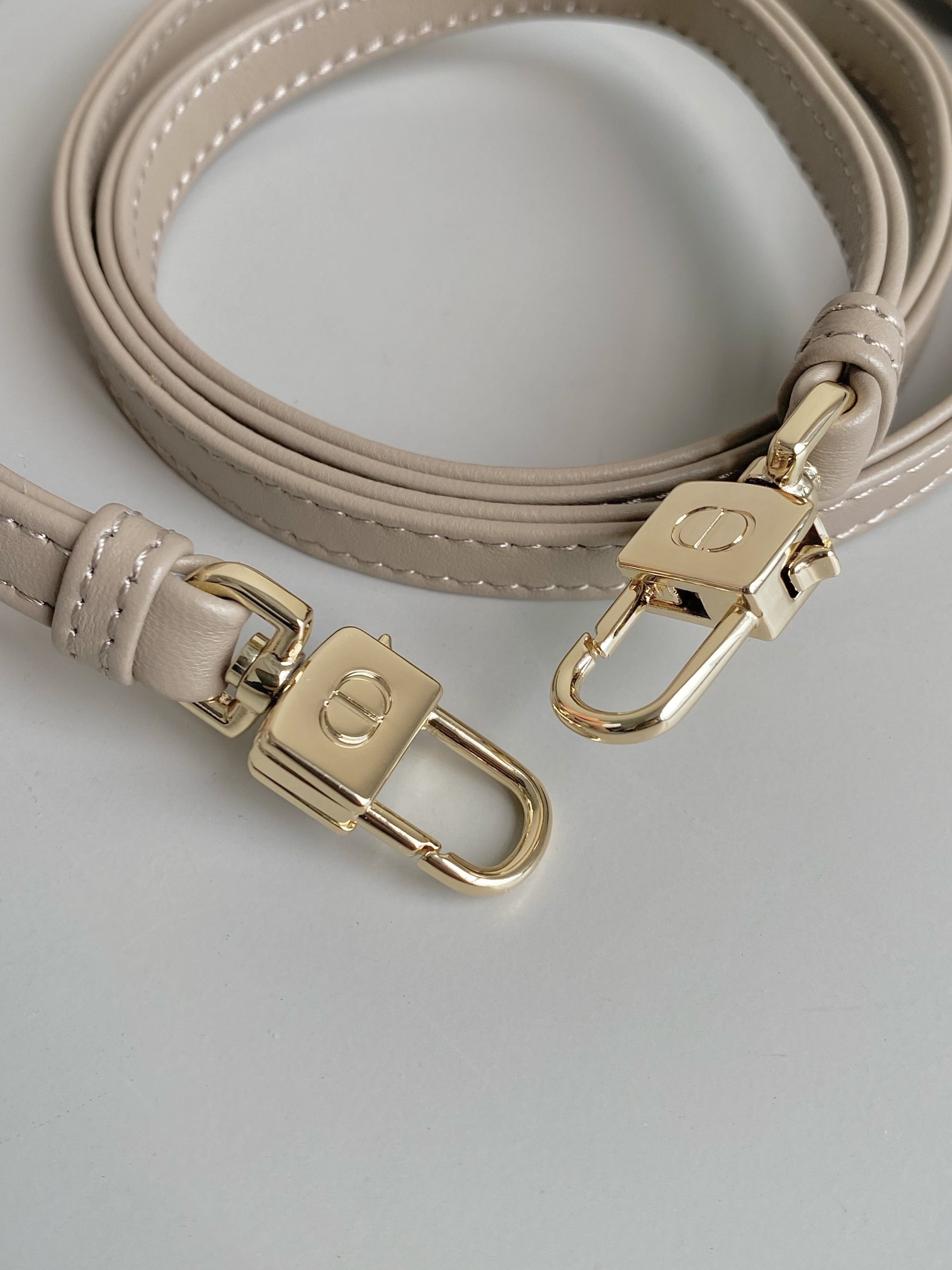 Dior 榛果 超迷你𝗗-𝗝𝗼𝘆 𝗯𝗮𝗴七夕爱心款 果然就是轮回 回归了一把中古戴妃长方包形