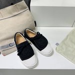 What
 Loewe Canvas Shoes Casual Shoes Embroidery Canvas Cowhide Rubber Spring/Summer Collection Vintage