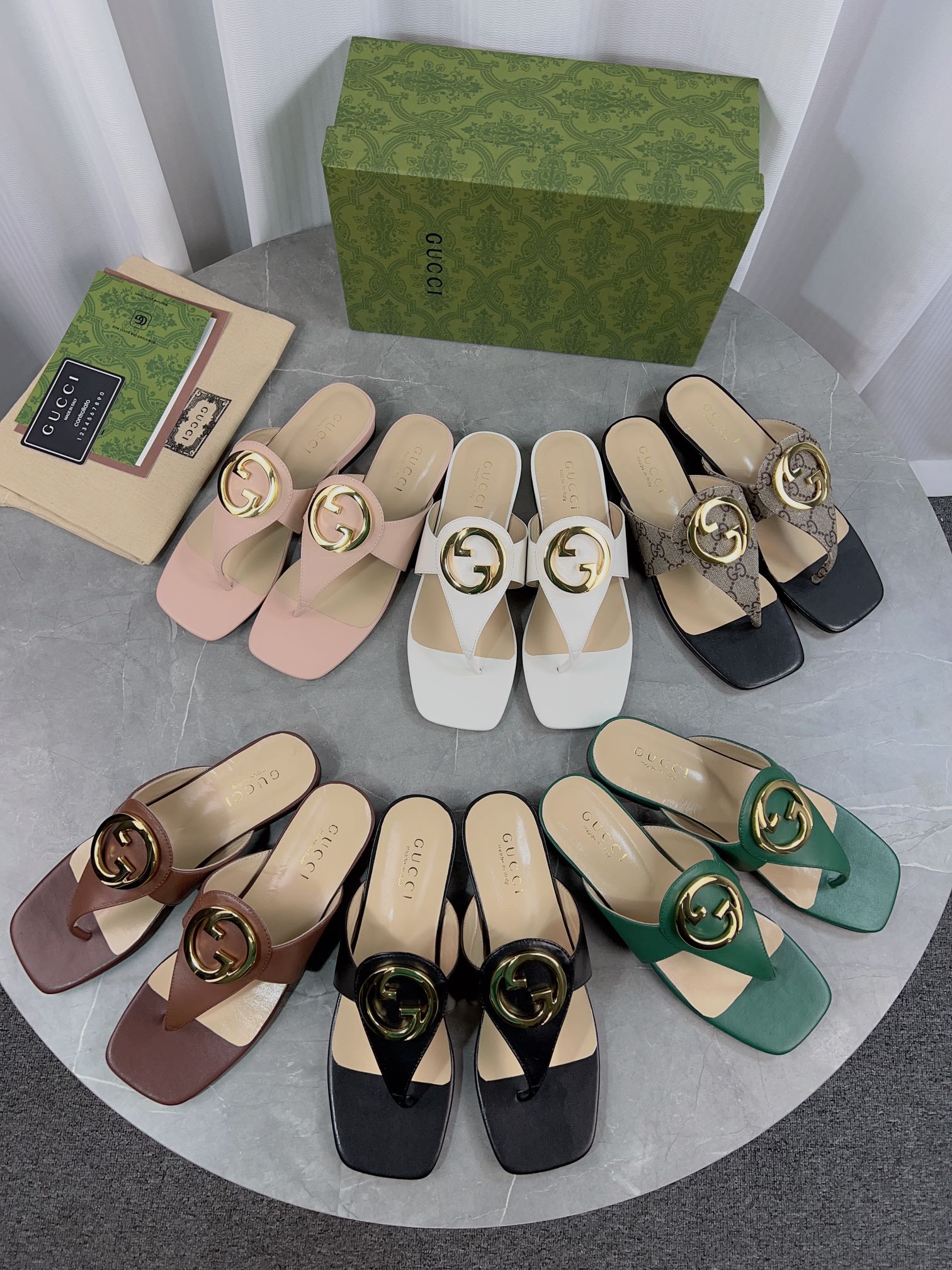 Gucci Vente
 Chaussures Sandales Noir Le Brun Rose foncé Vert Couleur rose Blanc Femmes Cuir de vache Genuine Leather Caoutchouc Peau mouton Vintage