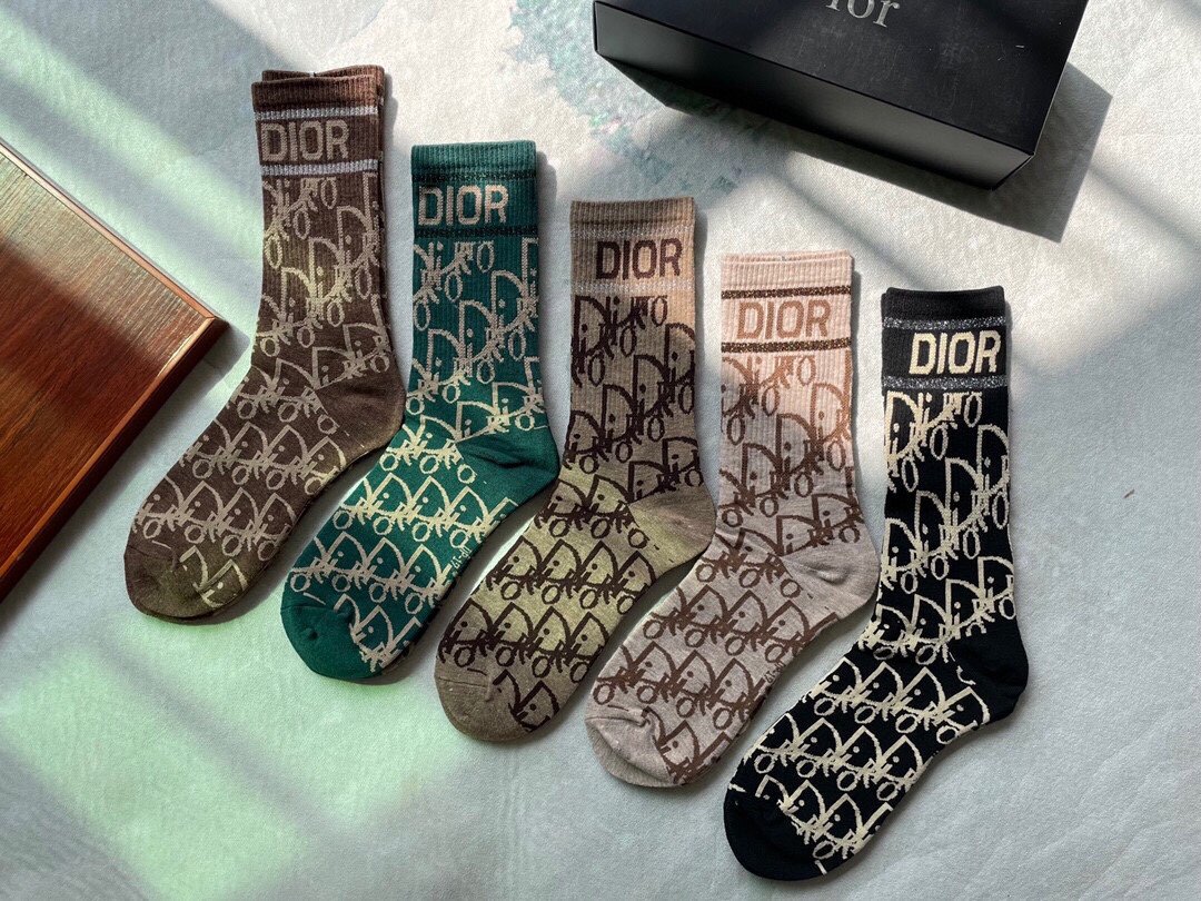 Dior迪奥️D家新品女款中筒袜子️
