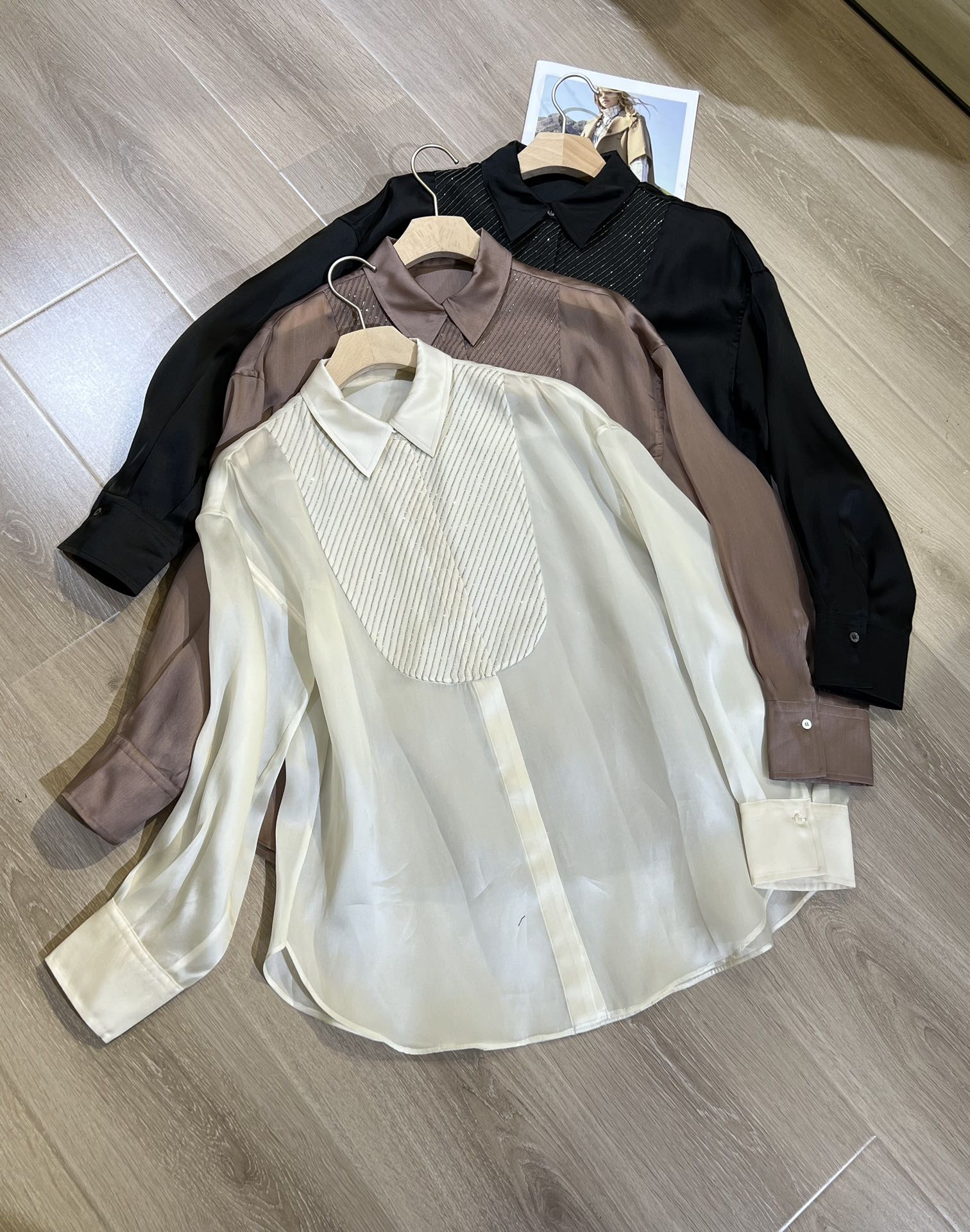 Brunello Cucinelli Silk Blend Organza Shirt with Embellished Detailing 5 i1680188347 6500 5