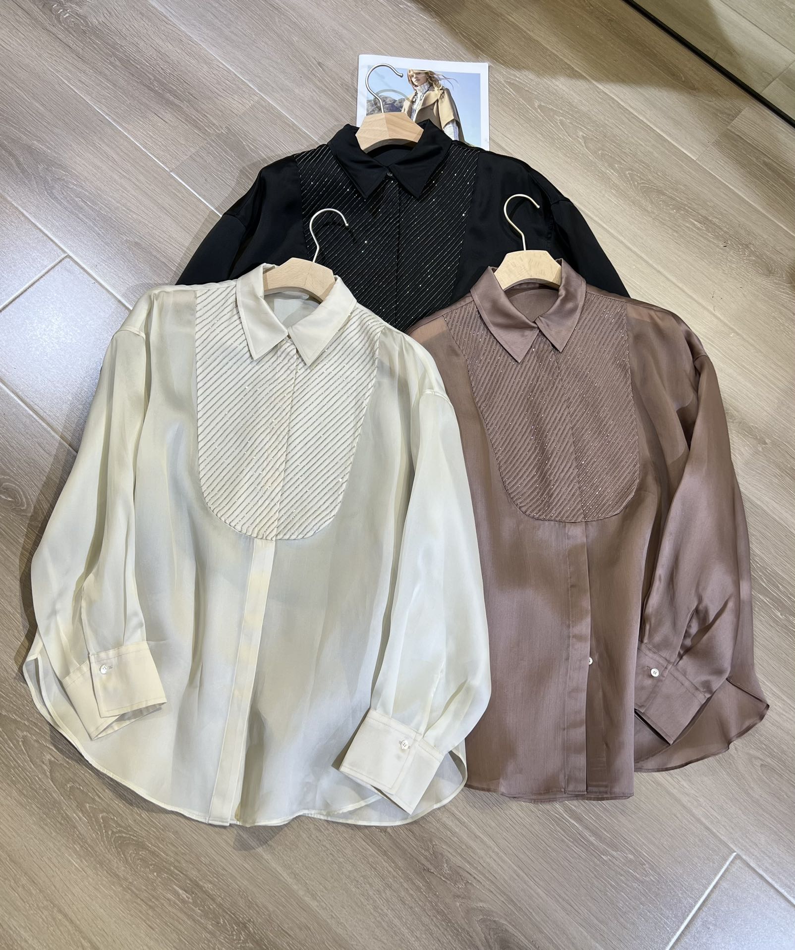 Brunello Cucinelli Silk Blend Organza Shirt with Embellished Detailing 2 i1680188347 7128 0