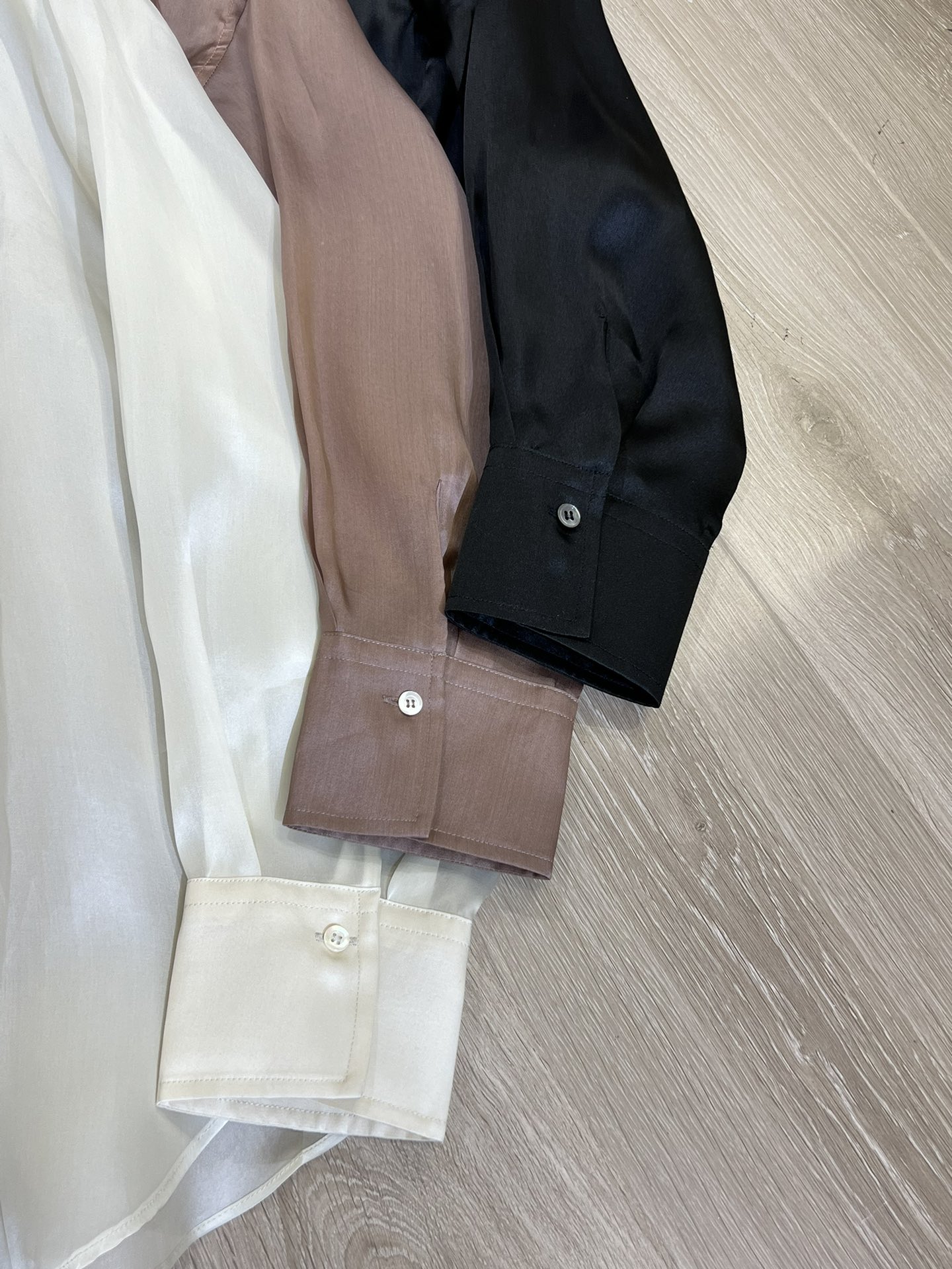 Brunello Cucinelli Silk Blend Organza Shirt with Embellished Detailing 10 i1680188347 794 3