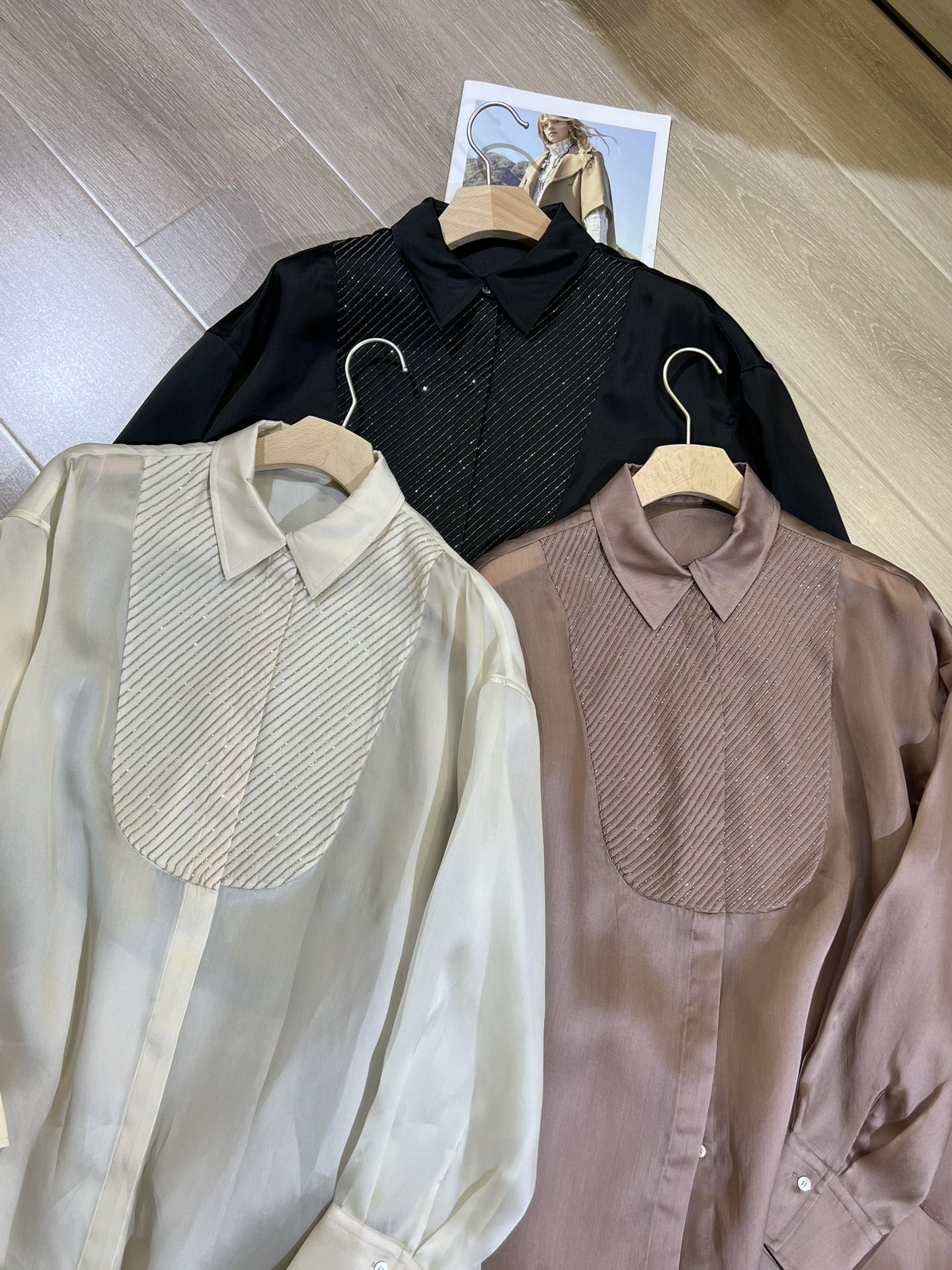Brunello Cucinelli Silk Blend Organza Shirt with Embellished Detailing 4 i1680188347 9234 1