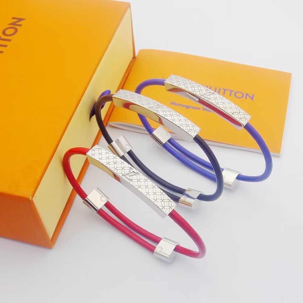 Louis Vuitton Jewelry Bracelet Polishing