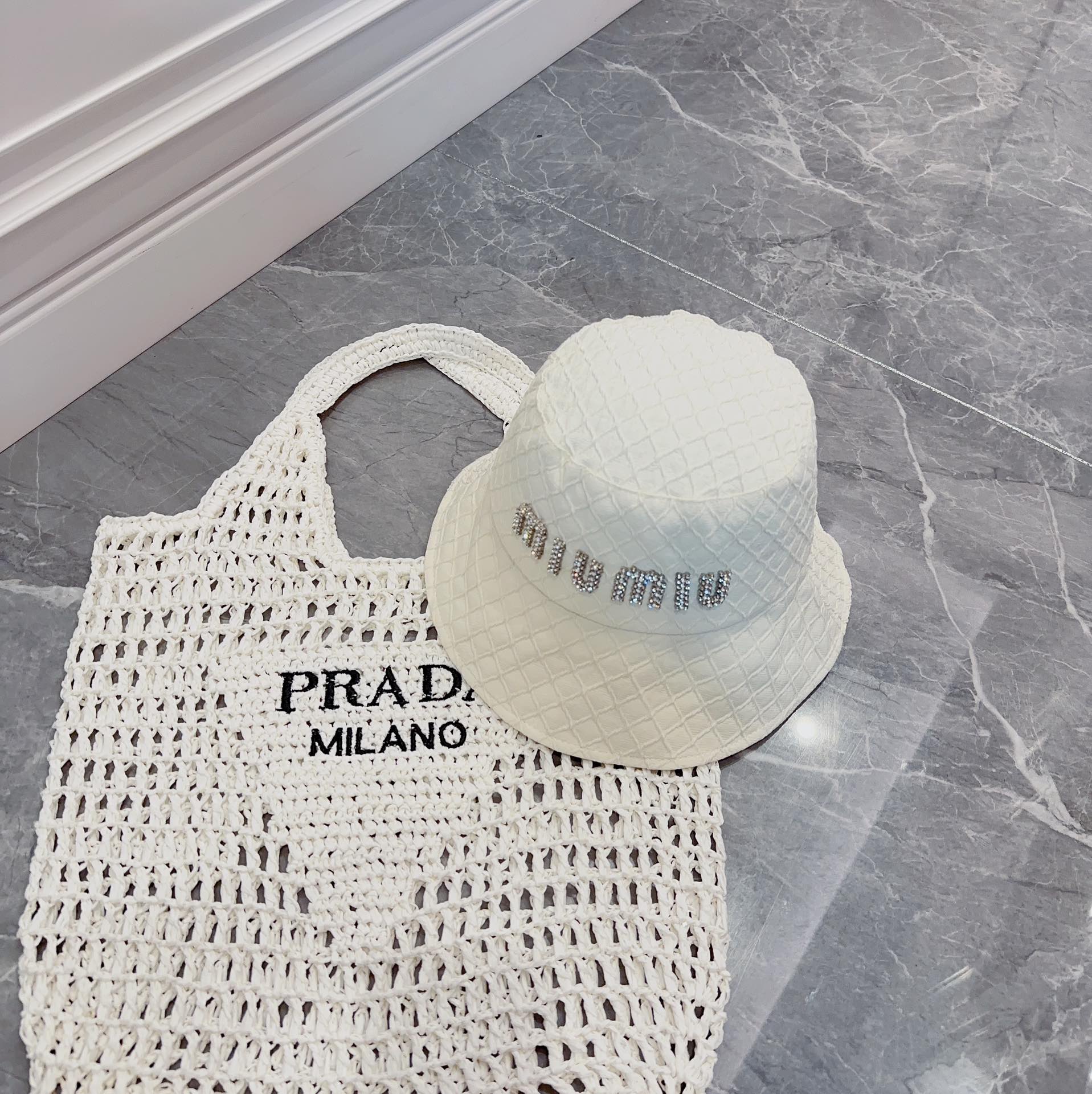 미우미우 모자 79404 Miu Miu Cap