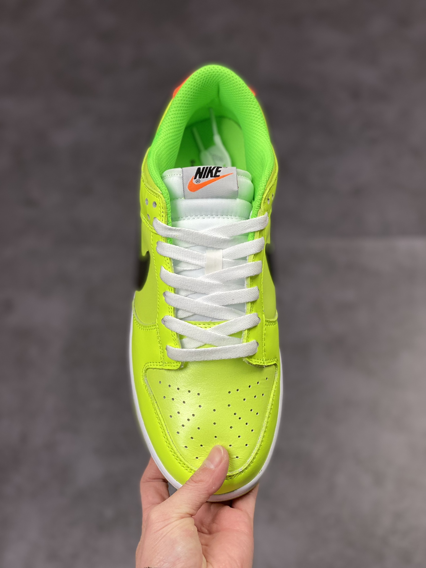 350 Nike Dunk Low ”Glow in the Dark” 荧光绿 FJ4610-702