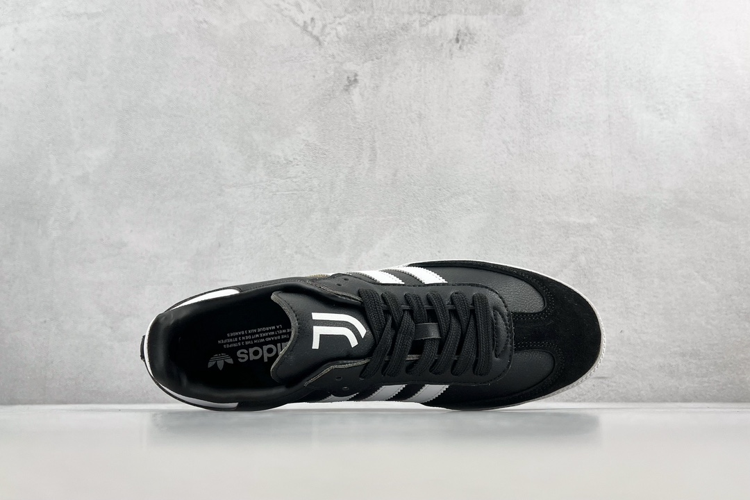 Football giants series ”Zebra Army” Juventus adidas originals Samba black and white HQ7034