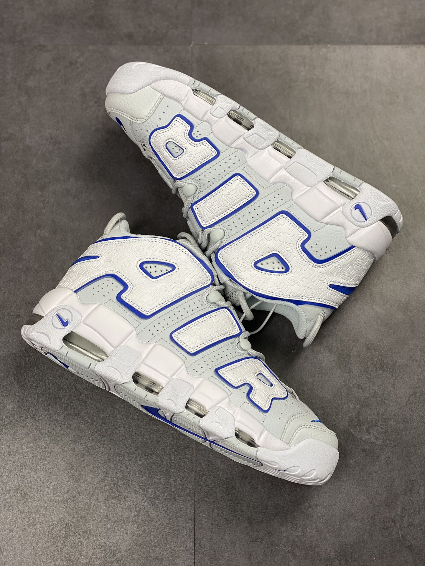 260 Air More Uptempo 白灰蓝压花 代表着历史最高版本皮蓬 FD0669-100