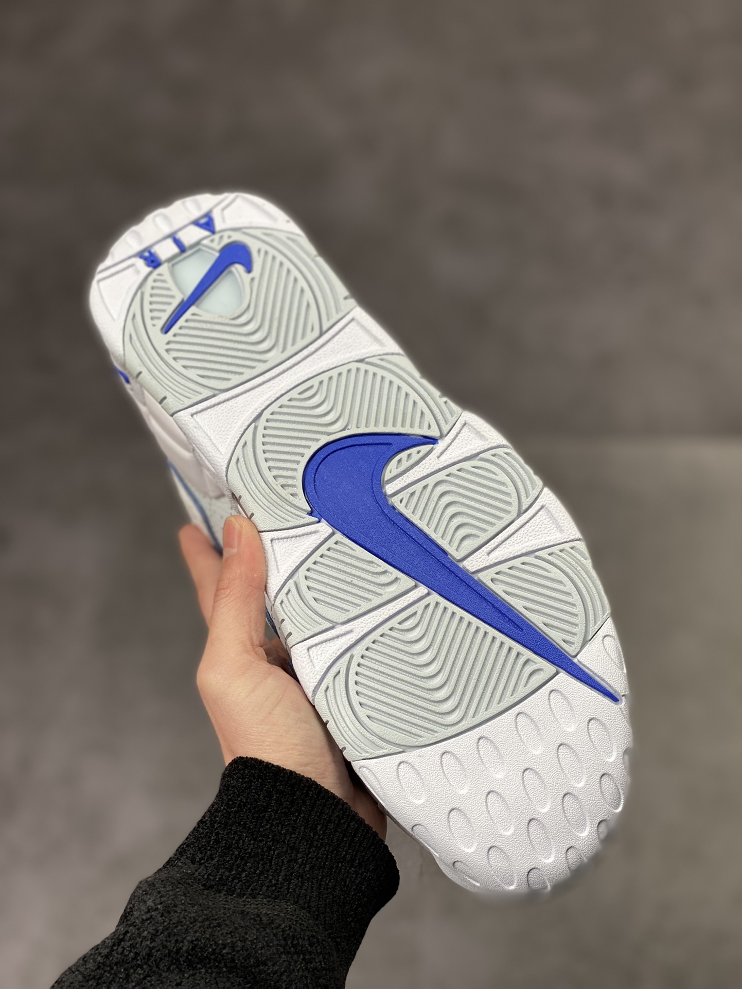 260 Air More Uptempo 白灰蓝压花 代表着历史最高版本皮蓬 FD0669-100