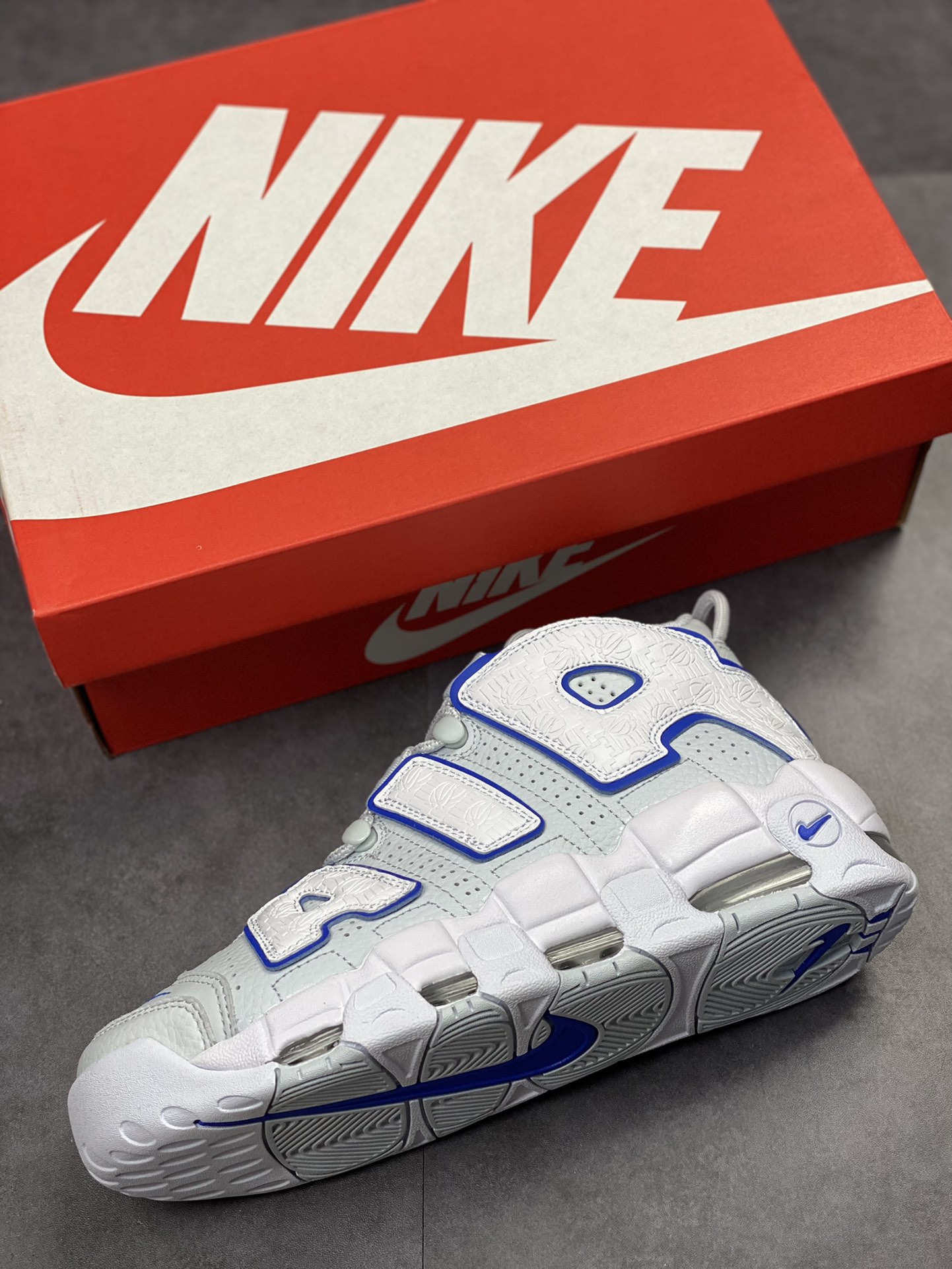 260 Air More Uptempo 白灰蓝压花 代表着历史最高版本皮蓬 FD0669-100