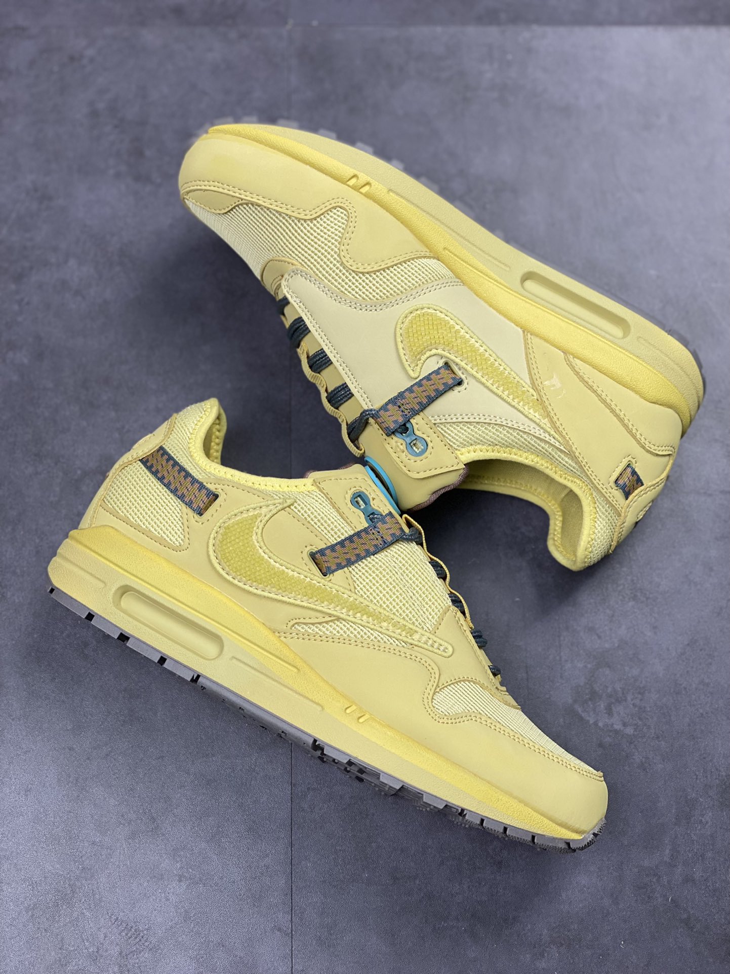 220 Travis Scoot x Nike Air Max 1 小麦倒钩 DO9392-700