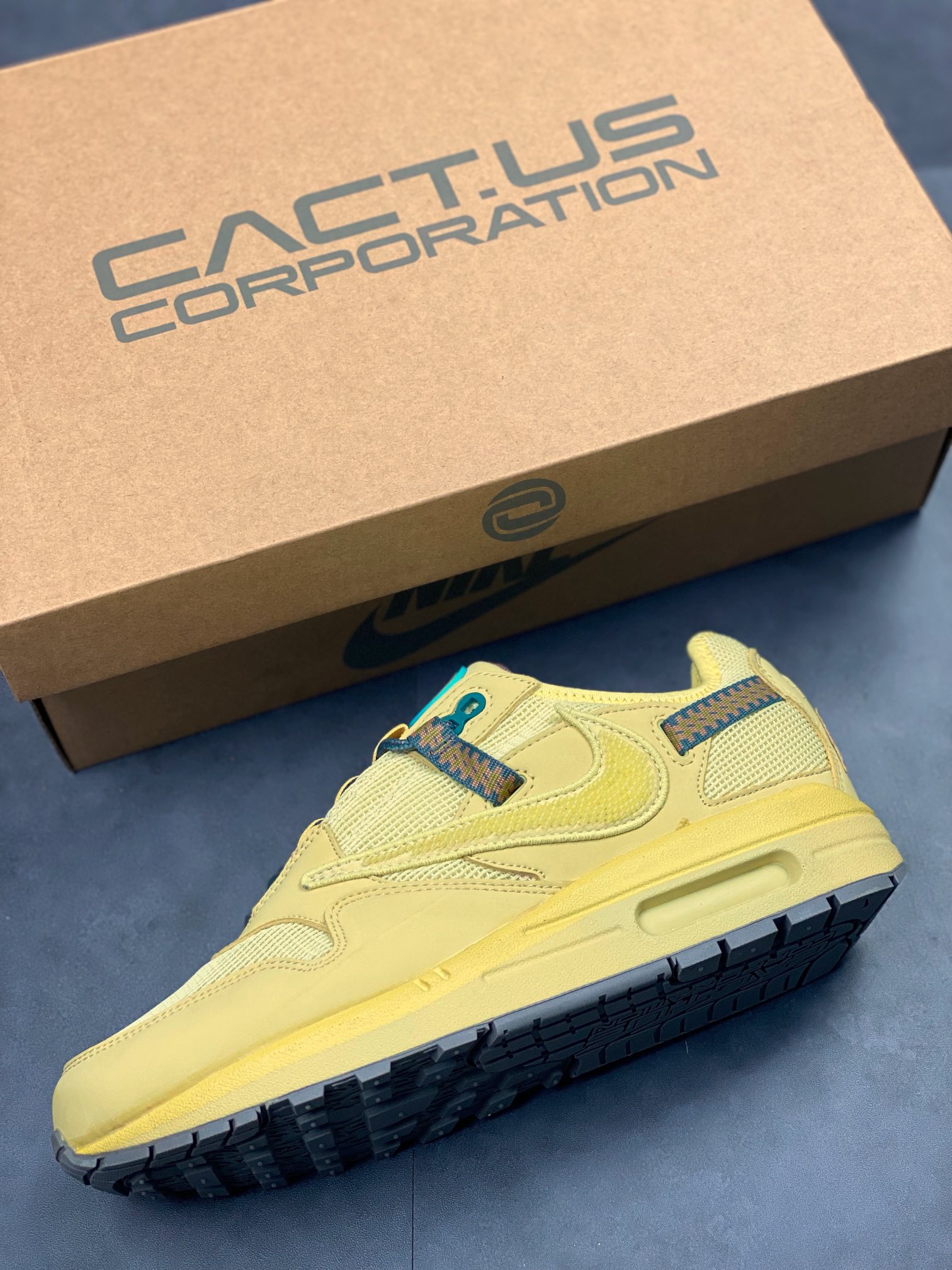 220 Travis Scoot x Nike Air Max 1 小麦倒钩 DO9392-700