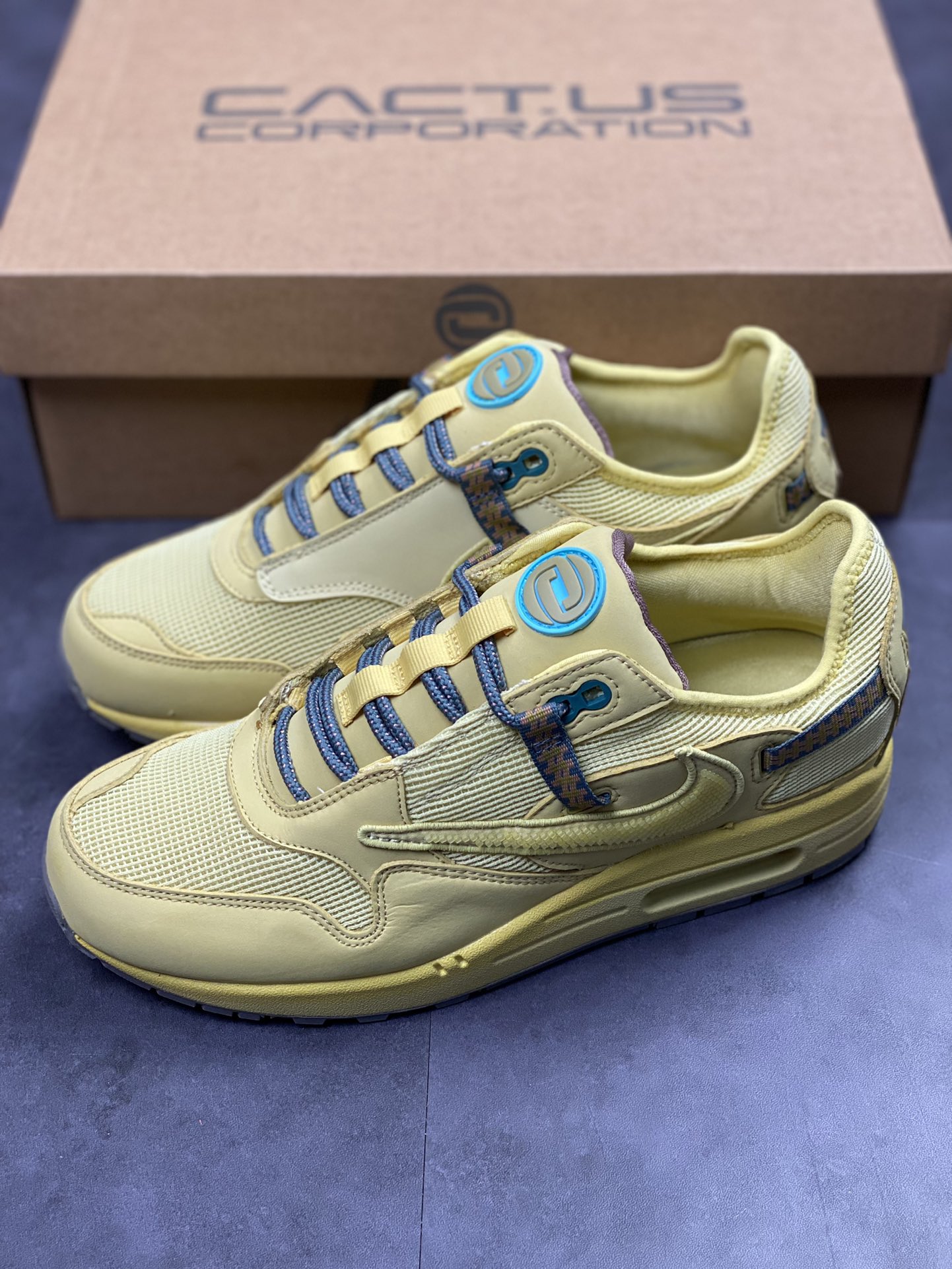220 Travis Scoot x Nike Air Max 1 小麦倒钩 DO9392-700