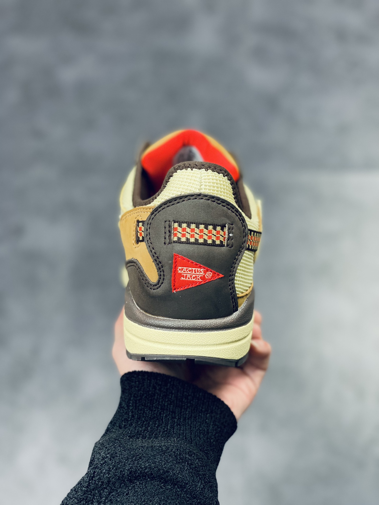 220 Travis Scoot x Nike Air Max 1 卡其棕倒钩 DO9392-200