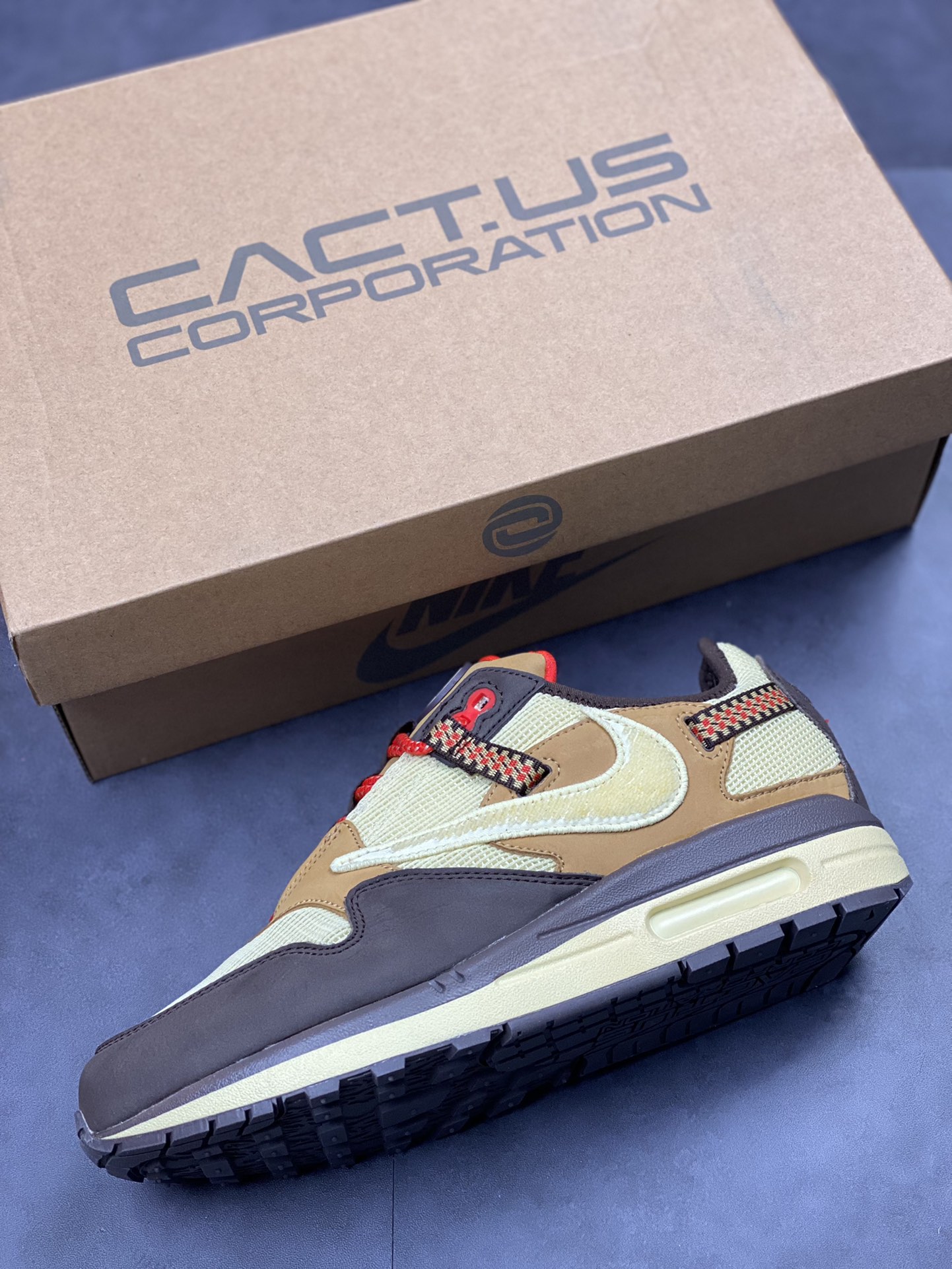 220 Travis Scoot x Nike Air Max 1 卡其棕倒钩 DO9392-200