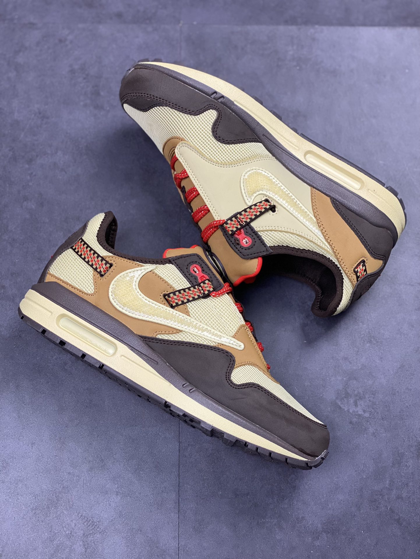 220 Travis Scoot x Nike Air Max 1 卡其棕倒钩 DO9392-200