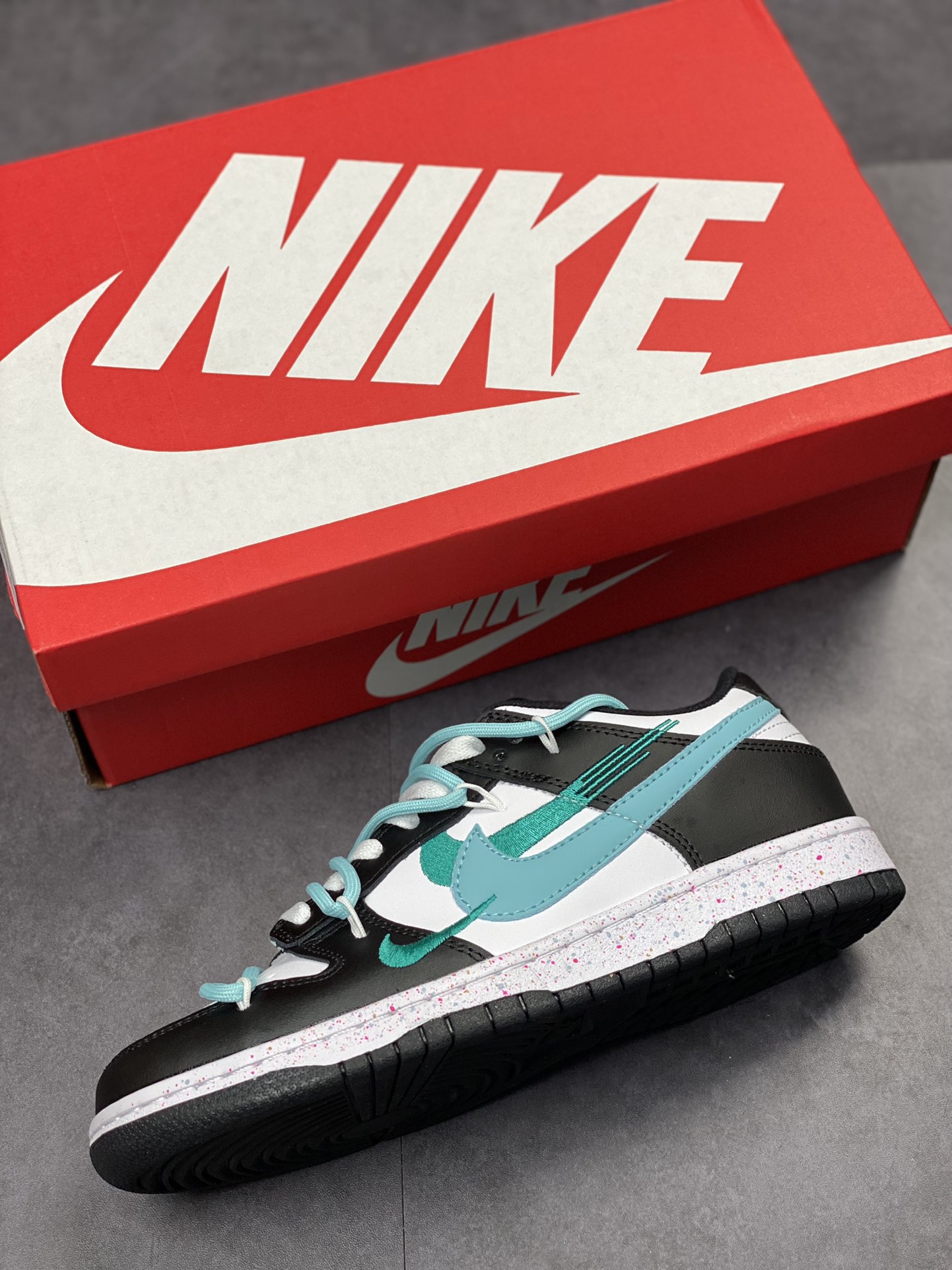 240 NIKE SB Dunk Low 湖水蓝绑带 FD4626-131-15