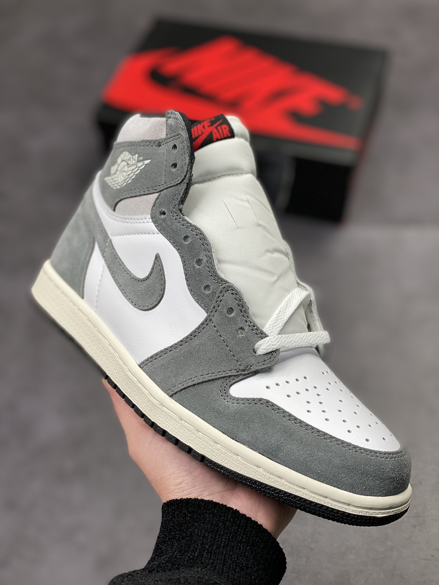 300 Air Jordan 1 Retro “Washed black” 水洗灰脚指 DZ5485-051
