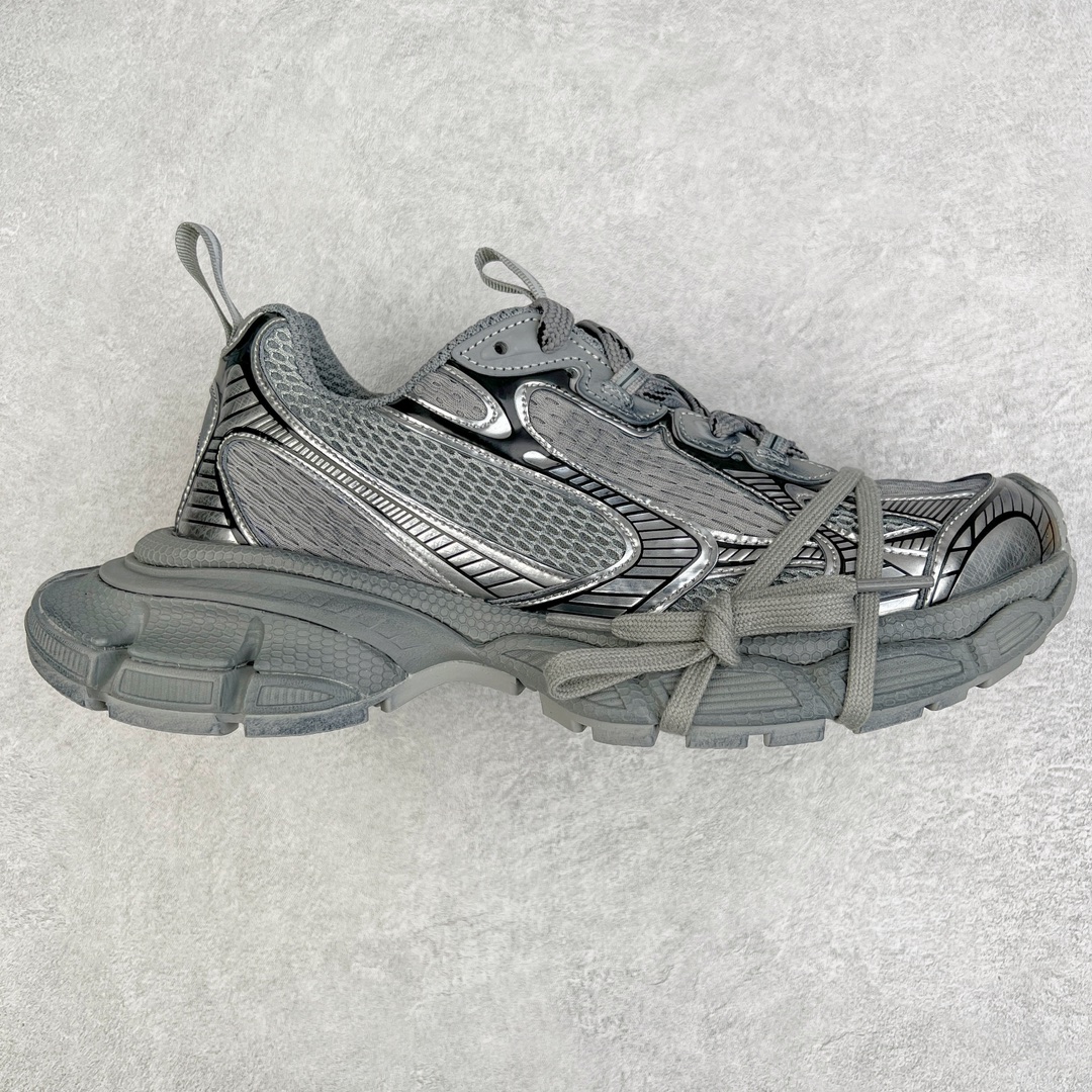 💰350 ＃VG零售版 BALENCIAGA 3XL Sneakers 巴黎世家十代网布系带低帮走秀复古老爹鞋 全套原纸板楦头开发 最原汁原味的灵魂版型 全鞋荧光划线卡点 胶水把控整洁度追求极致完美 每一双都是工艺品 多重QC质检 超越公司货的品控标准 实实在在的免检产品 原盒原配 正确字体电绣 粗细、位置、大小正确 侧边TPU 透气孔匹配意产原版 正确分离大底 TPU软底 原版一致大底LOGO 立体感十足 原厂皮料水洗做旧 采购原厂网纱 不含皮革 网布材料和聚氨酯 磨损效果 鞋头边缘和后帮 Balenciaga 徽标 鞋面和后跟凸印尺码 鞋舌 3XL 橡胶品牌标识和反光细节 鞋帮拉袢和鞋舌拉祥 配反光细节 备用鞋带在鞋履前侧 可在穿着前取下 便于不同造型搭配 正常尺码 尺码：35 36 37 38 39 40 41 42 43 44 45 46 编码：by4936020-运动鞋