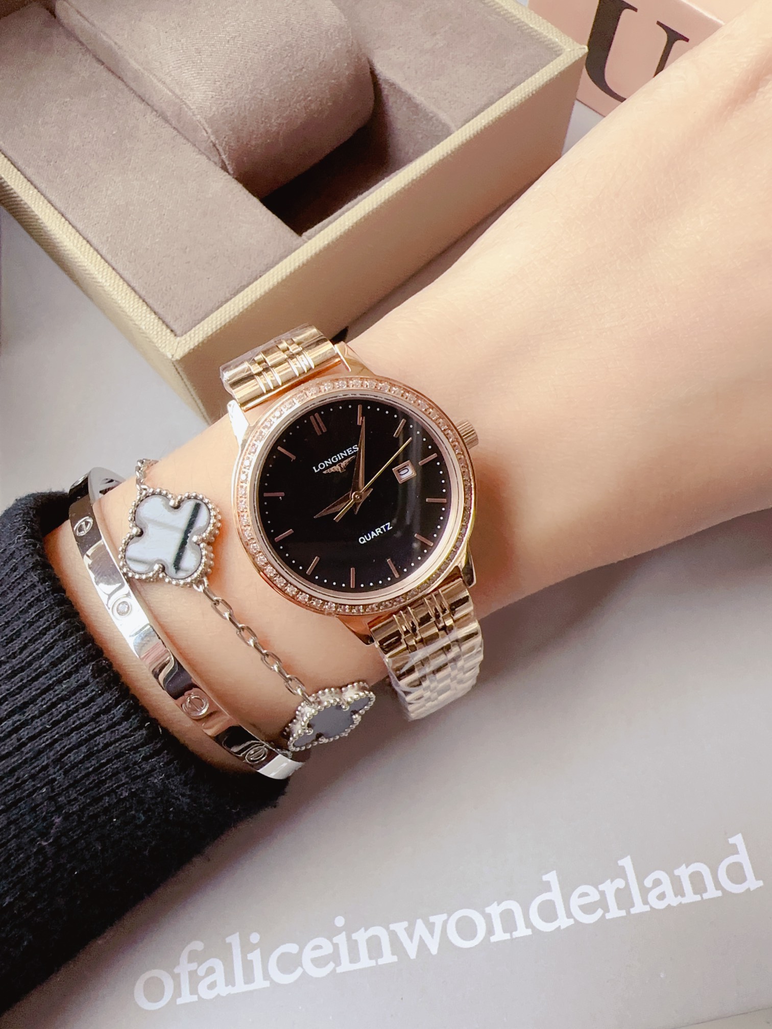 Longines 浪琴-Longines 女款 进口石英机芯 矿物质玻璃镜面 316L精钢表壳 直径28mm厚8mm 该款腕表备受女性喜爱