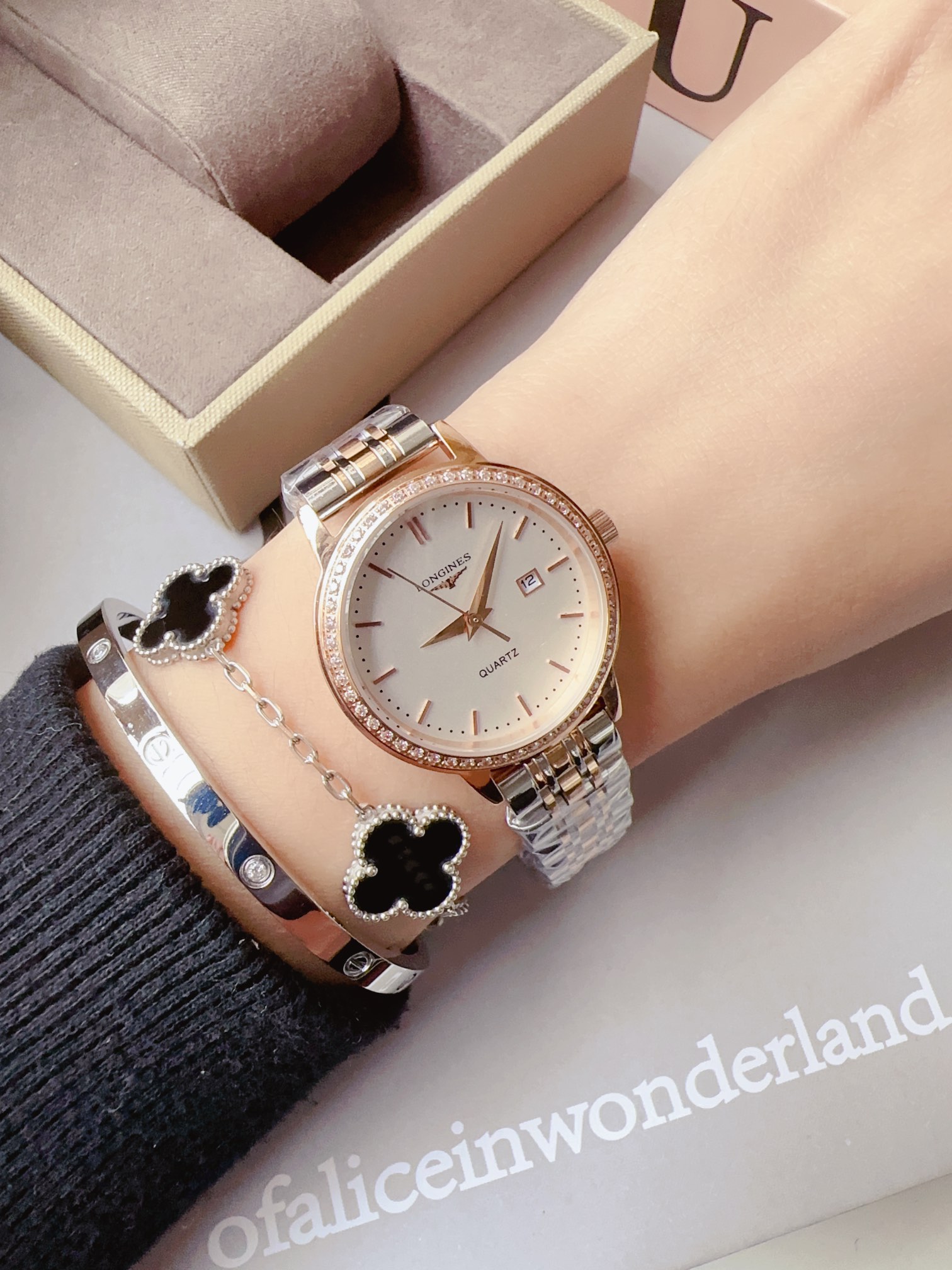 Longines 浪琴-Longines 女款 进口石英机芯 矿物质玻璃镜面 316L精钢表壳 直径28mm厚8mm 该款腕表备受女性喜爱