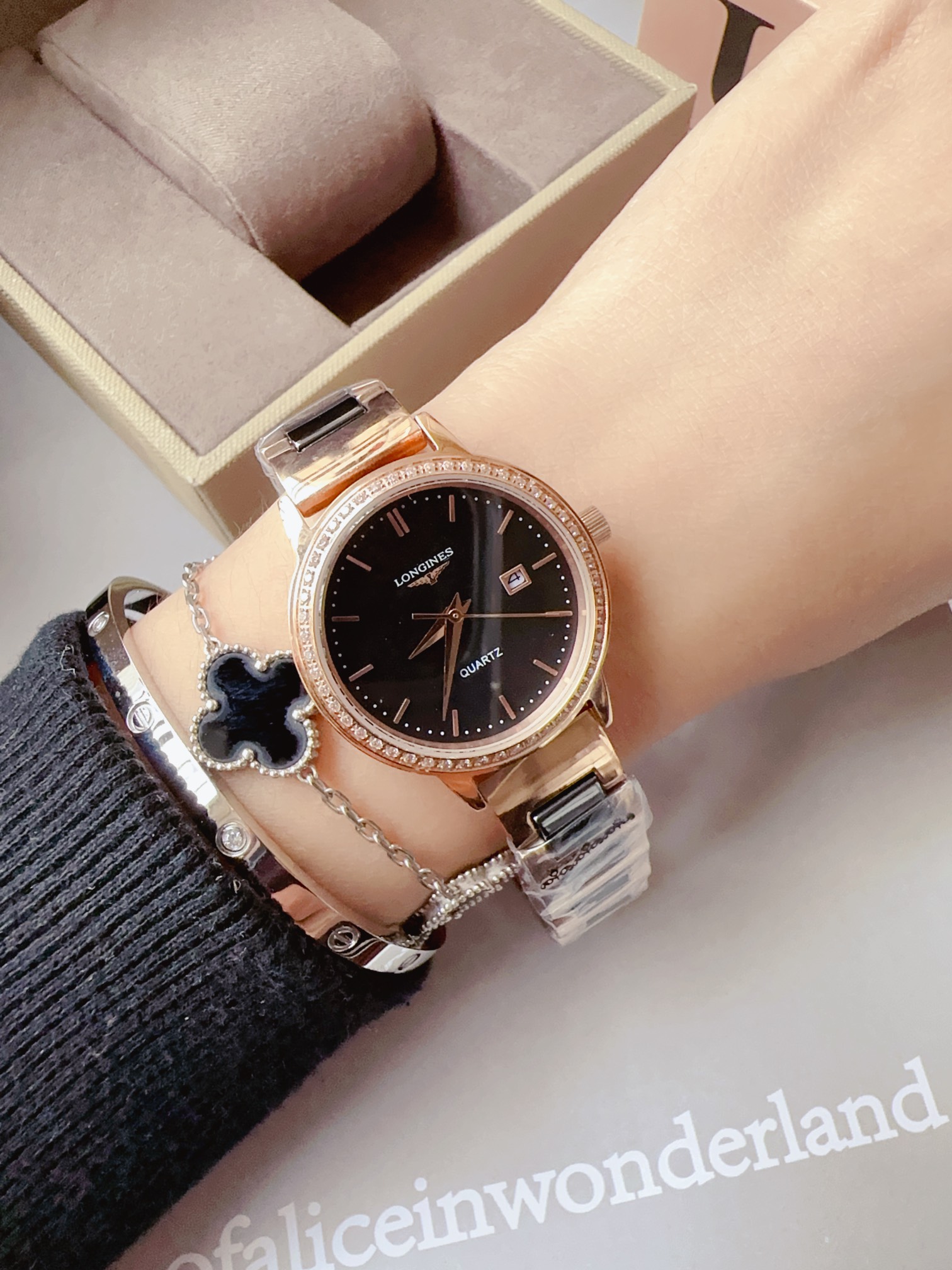 Longines 浪琴-Longines 女款 进口石英机芯 矿物质玻璃镜面 316L精钢表壳 直径28mm厚8mm 该款腕表备受女性喜爱