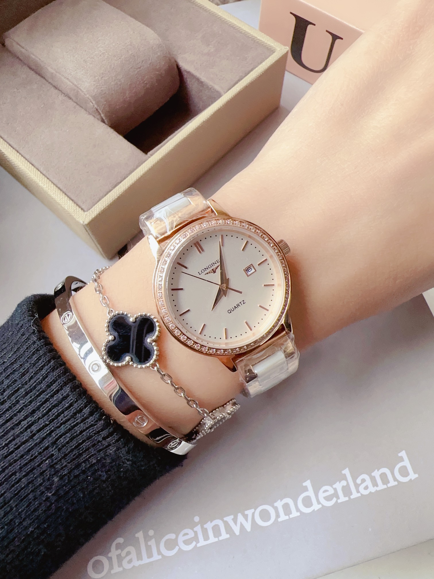 Longines 浪琴-Longines 女款 进口石英机芯 矿物质玻璃镜面 316L精钢表壳 直径28mm厚8mm 该款腕表备受女性喜爱