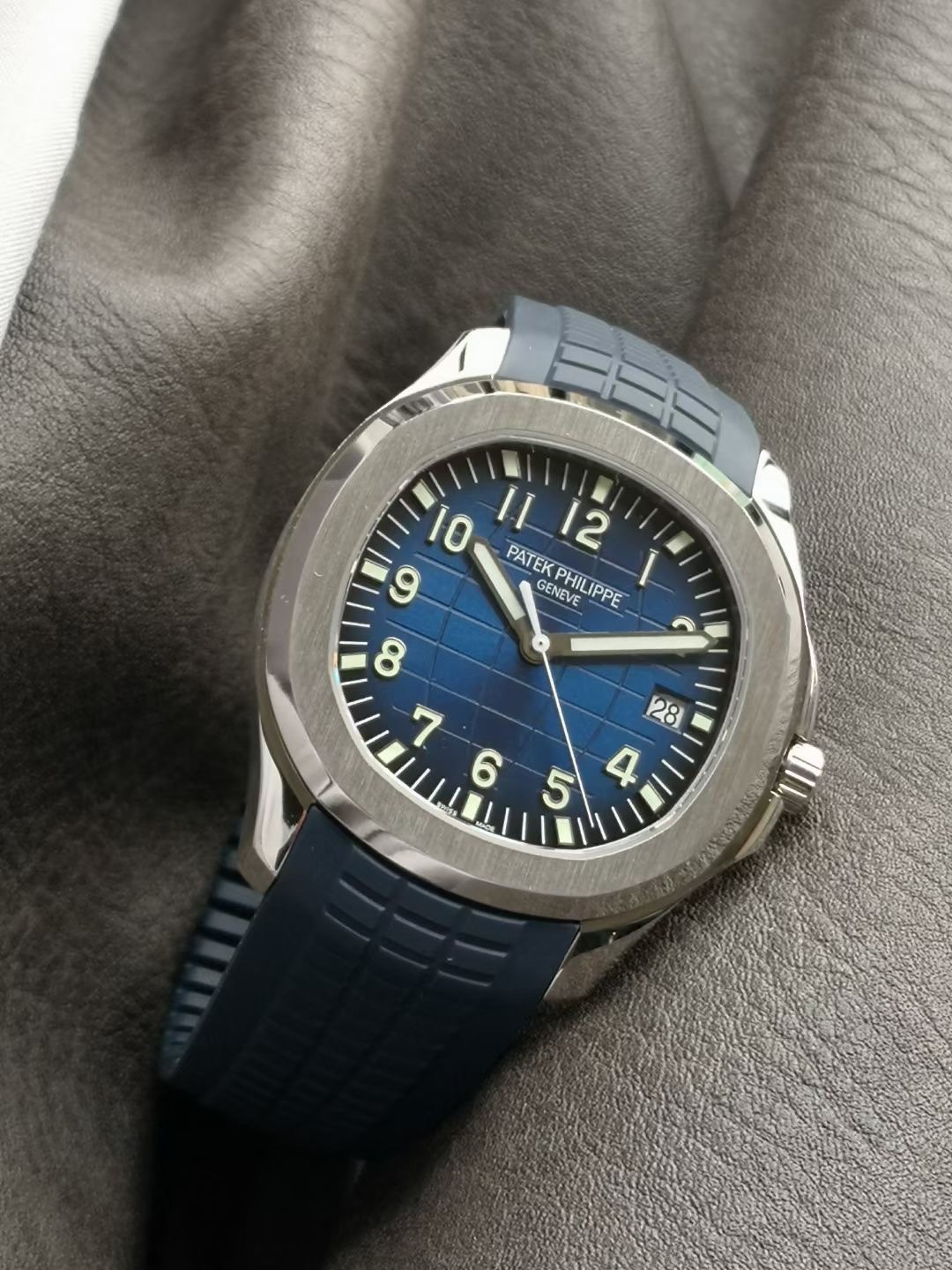 Patek Philippe Aquanaut Orologio da Polso Collezione a 7 stelle
 Blu scuro Gomma Cinturino in gomma