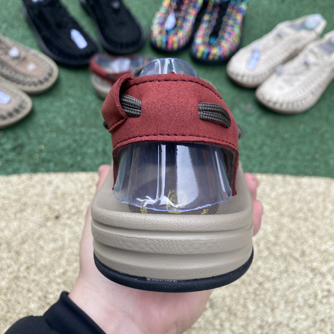 科恩凉鞋深绿红尺码39-45KEEN