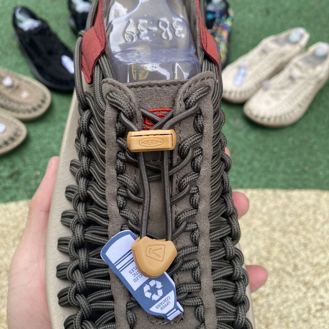 科恩凉鞋深绿红尺码39-45KEEN