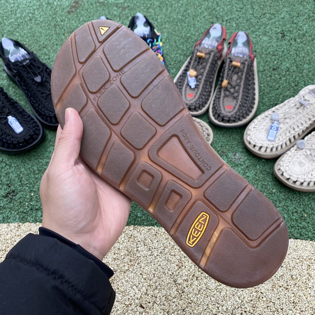 科恩凉鞋浅棕绿尺码39-45KEEN