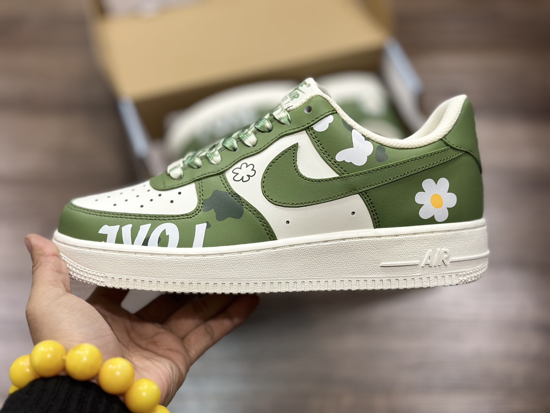 260 Nike Air Force 1 LOW 空军一号低帮运动鞋 CW2288-662