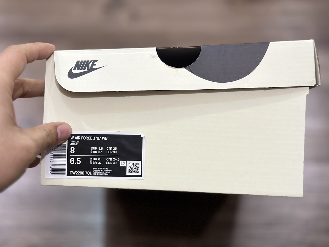 200 Nike Air Force 1 LOW 空军一号低帮运动鞋 CW2288-701